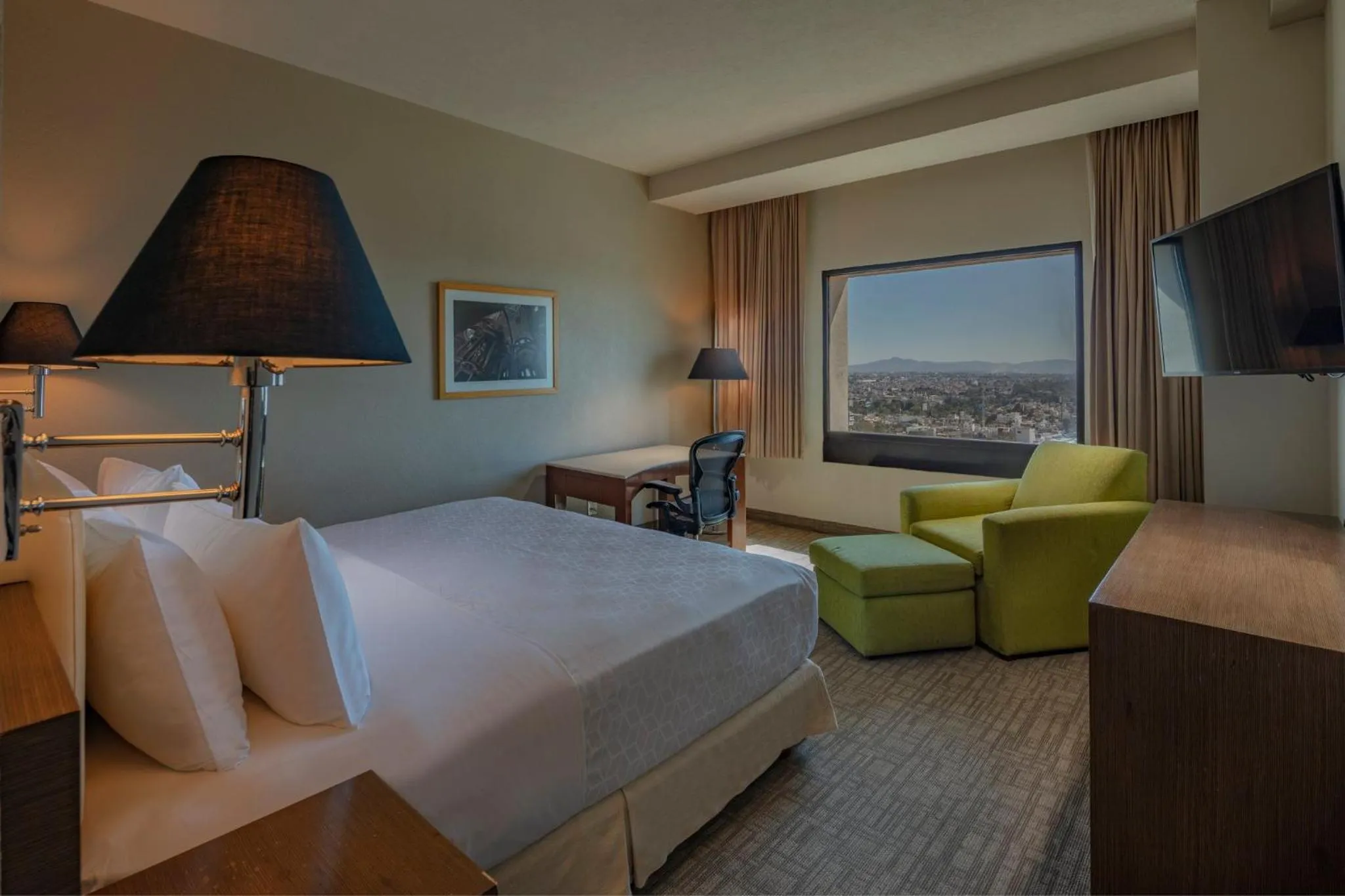 Photo of the whole room, Bed in Holiday Inn Puebla La Noria by IHG