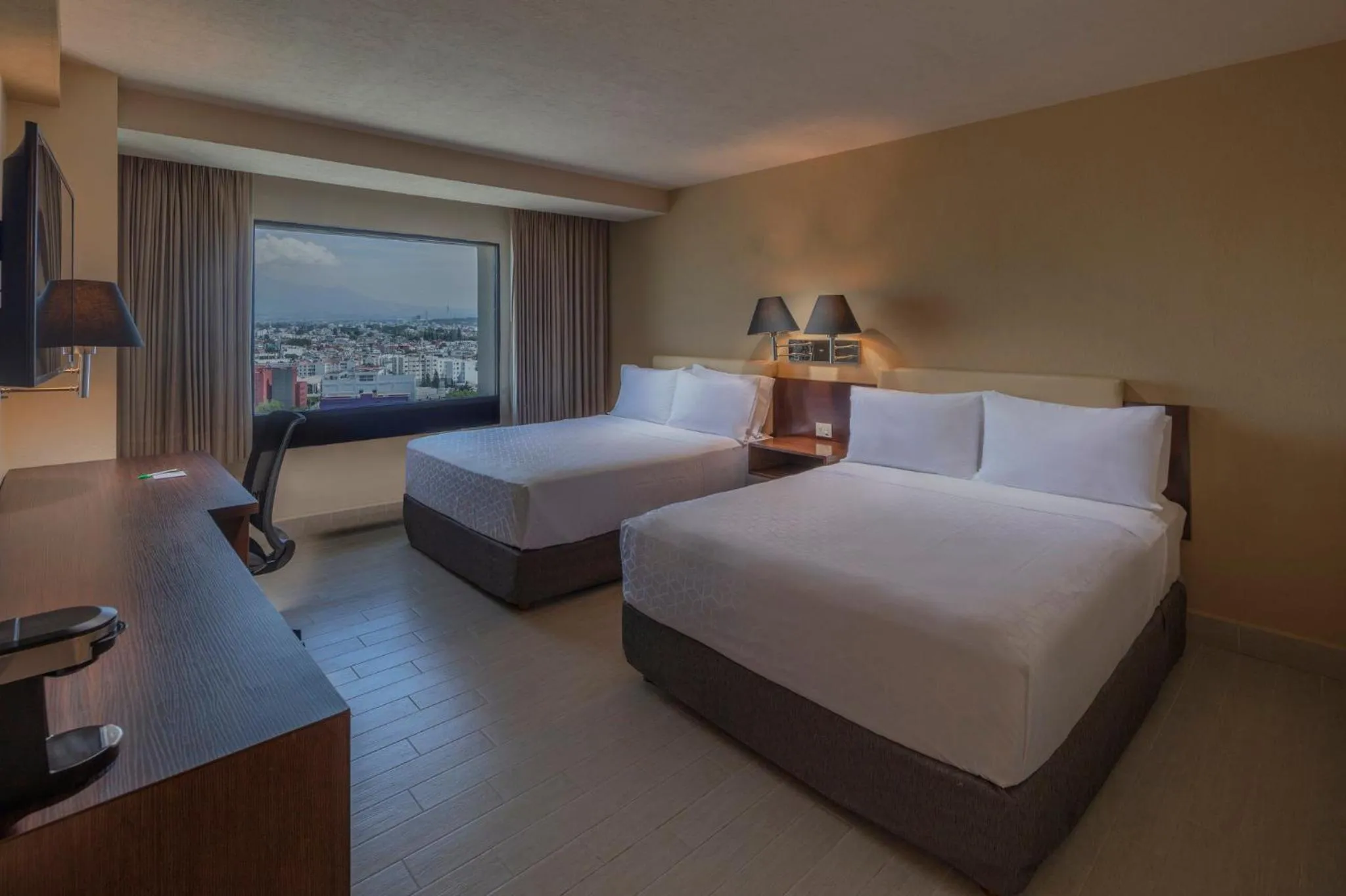 Photo of the whole room, Bed in Holiday Inn Puebla La Noria by IHG