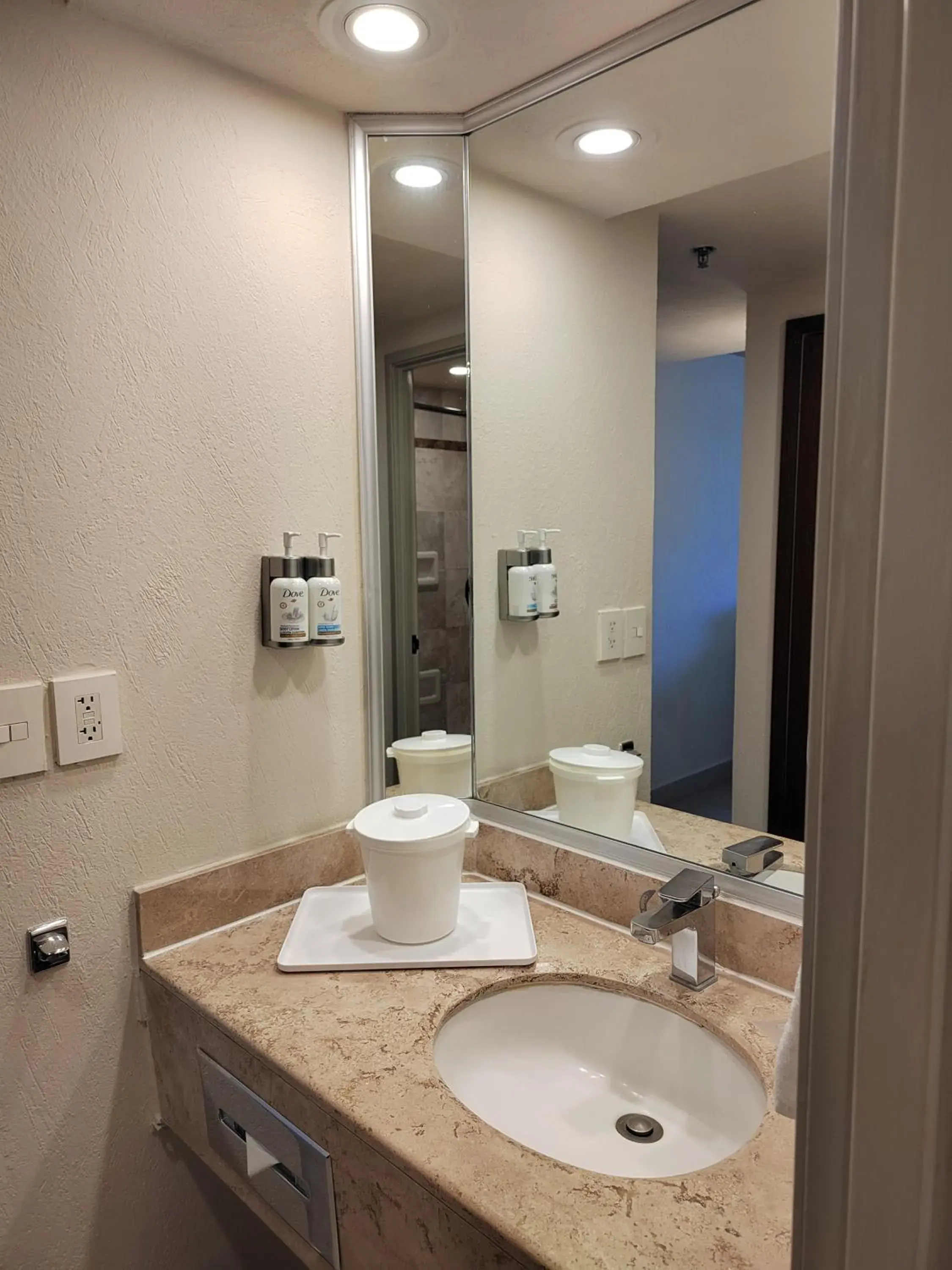 Bathroom in Holiday Inn Puebla La Noria by IHG Bathroom in Holiday Inn Puebla La Noria by IHG