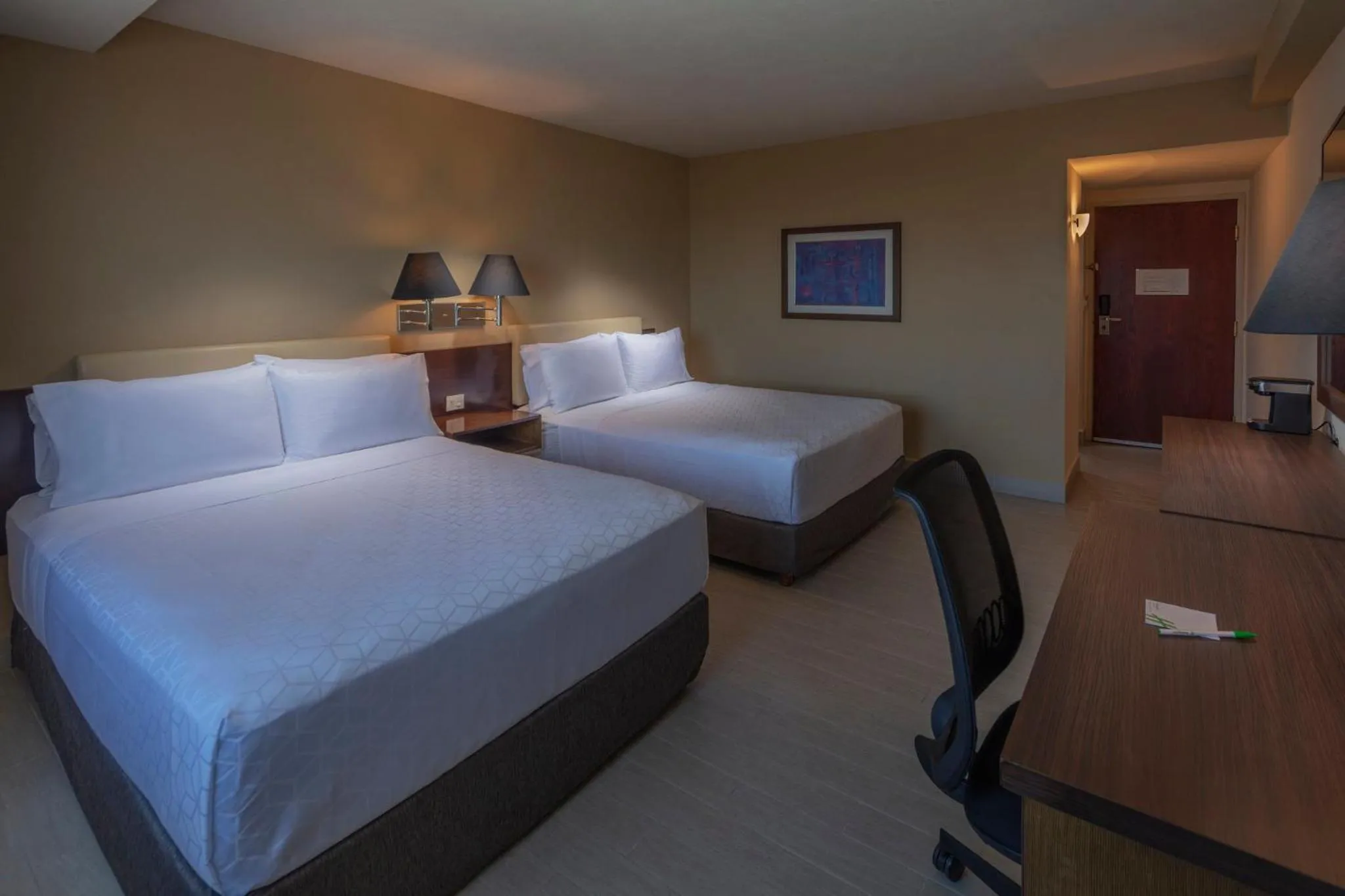 Photo of the whole room, Bed in Holiday Inn Puebla La Noria by IHG