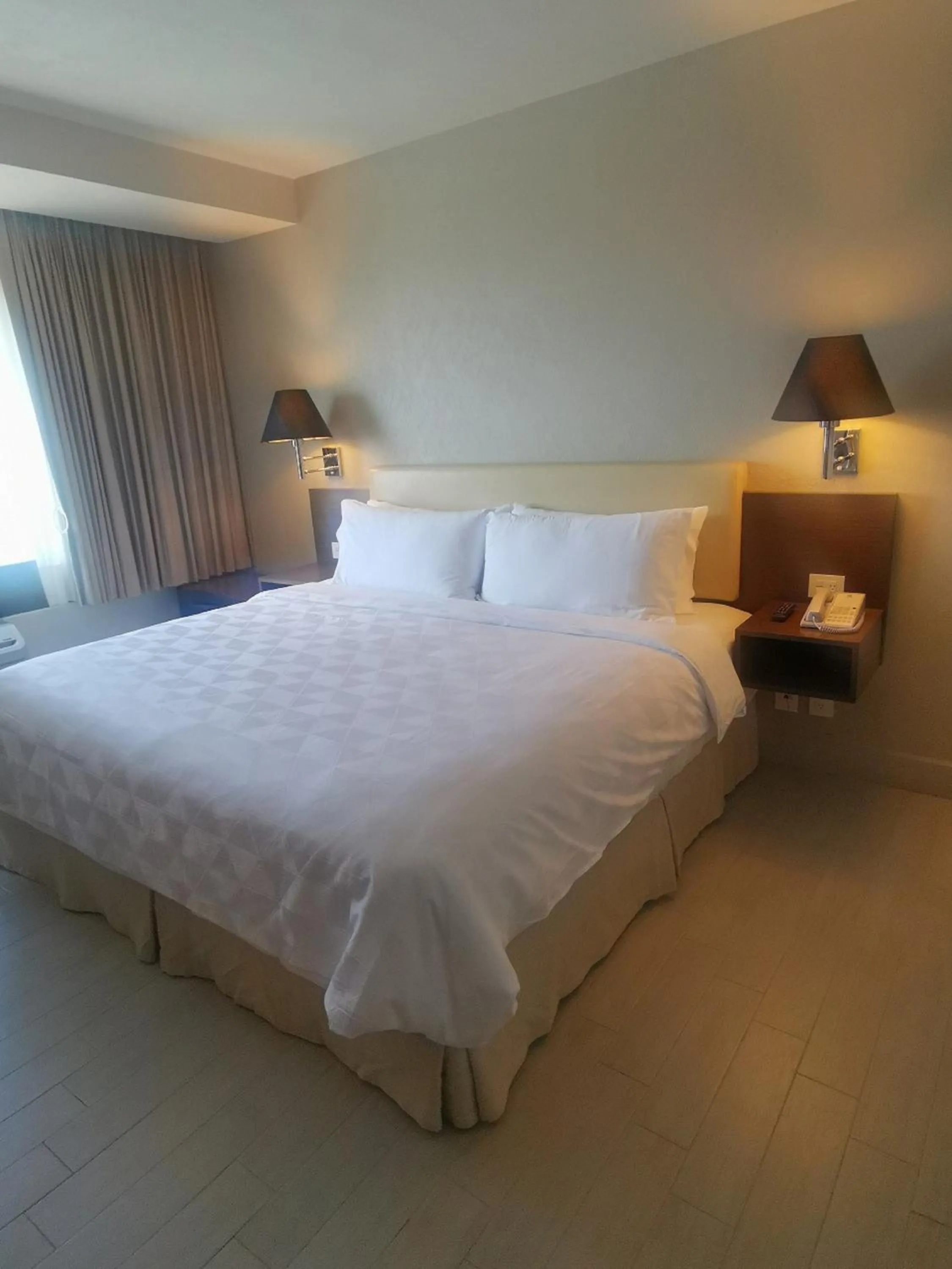 Bed in Holiday Inn Puebla La Noria by IHG