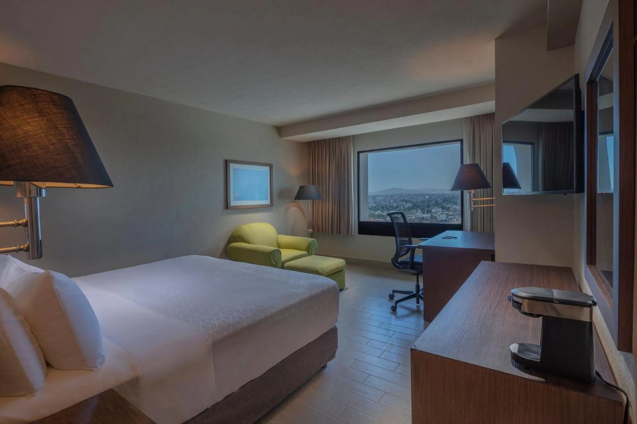 Photo of the whole room, Bed in Holiday Inn Puebla La Noria by IHG