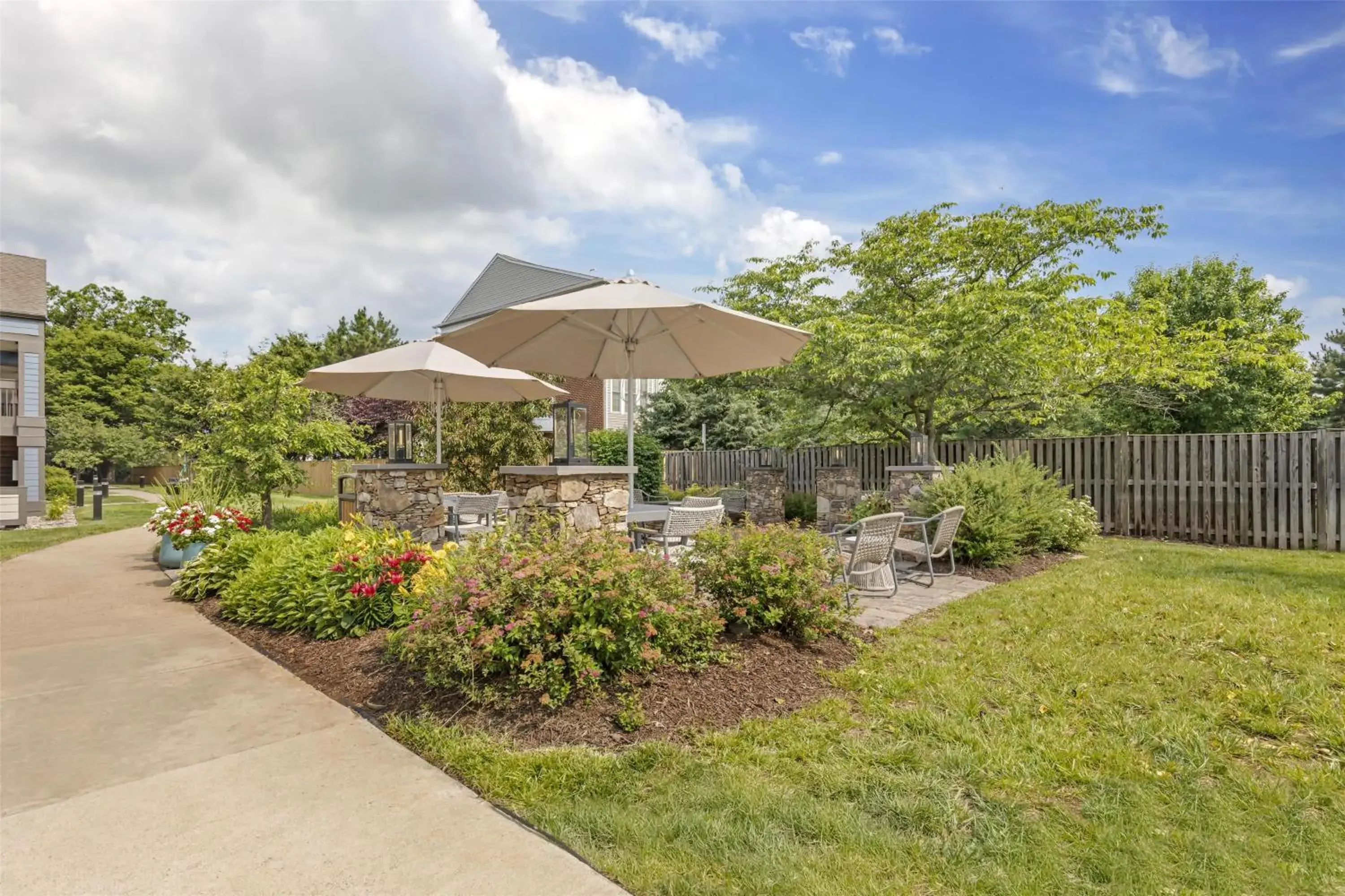 Property building in Sonesta ES Suites Dulles Airport Property building in Sonesta ES Suites Dulles Airport