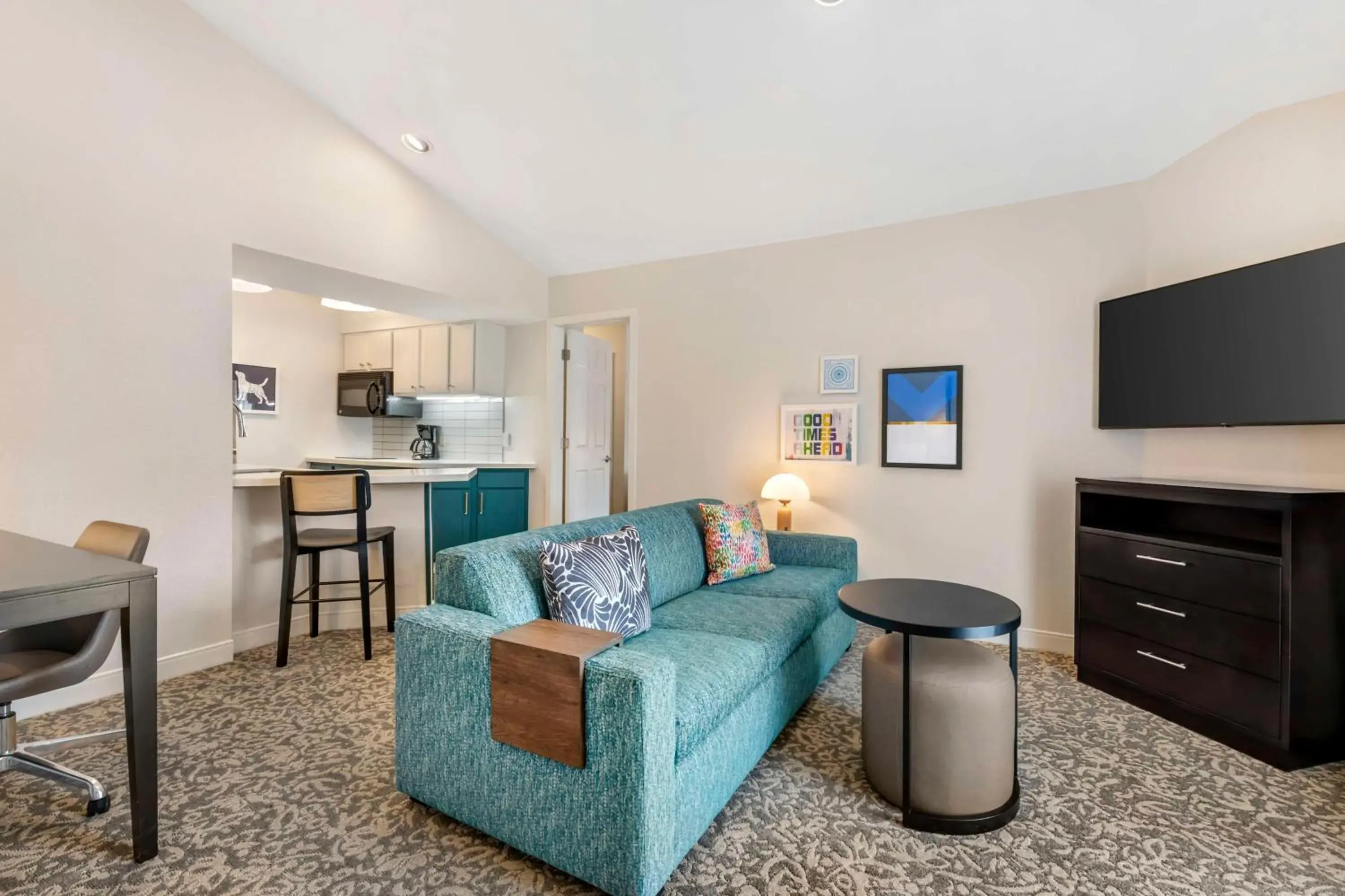 Photo of the whole room in Sonesta ES Suites Dulles Airport Photo of the whole room in Sonesta ES Suites Dulles Airport