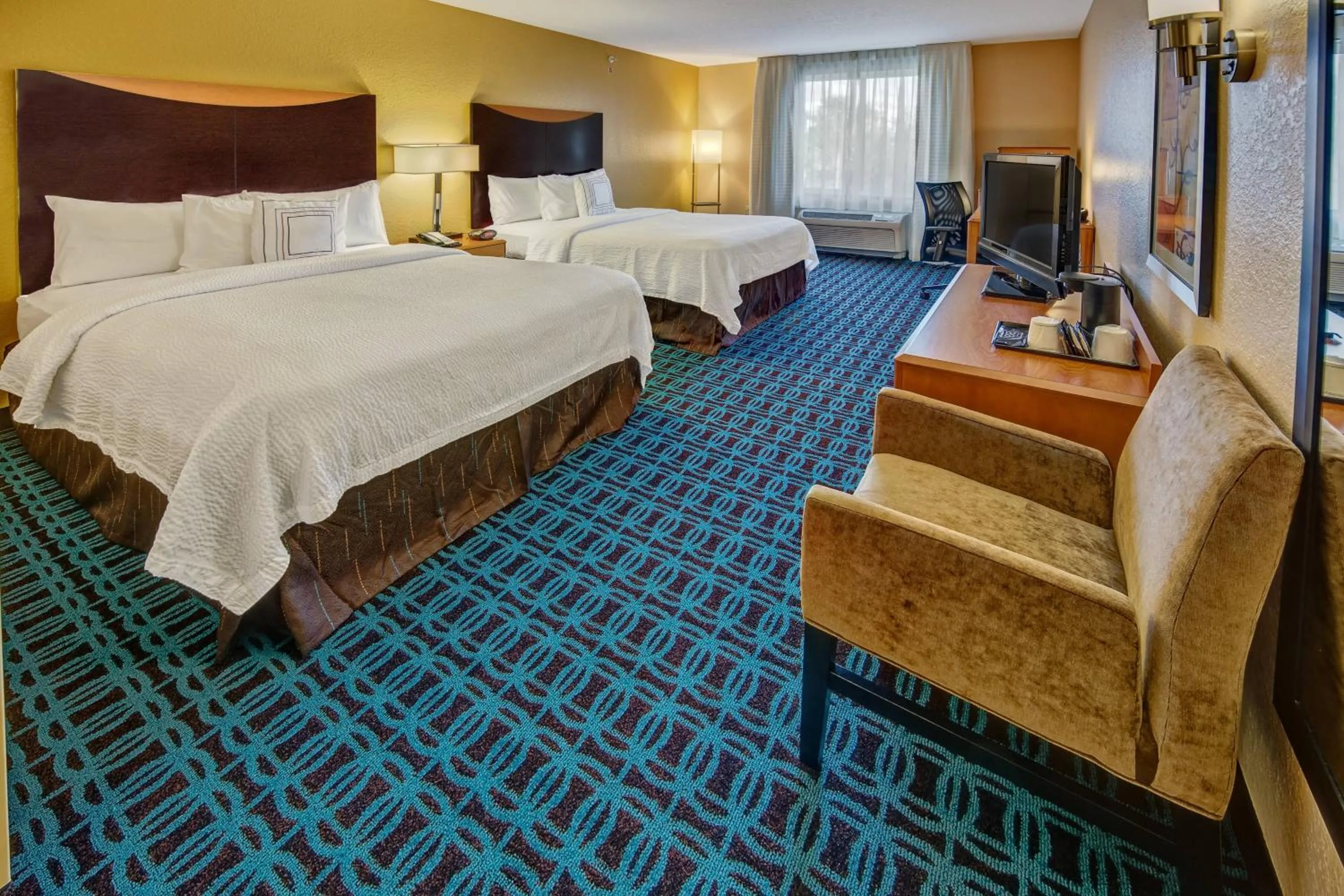 Photo of the whole room, Bed in Fairfield Inn and Suites by Marriott Naples