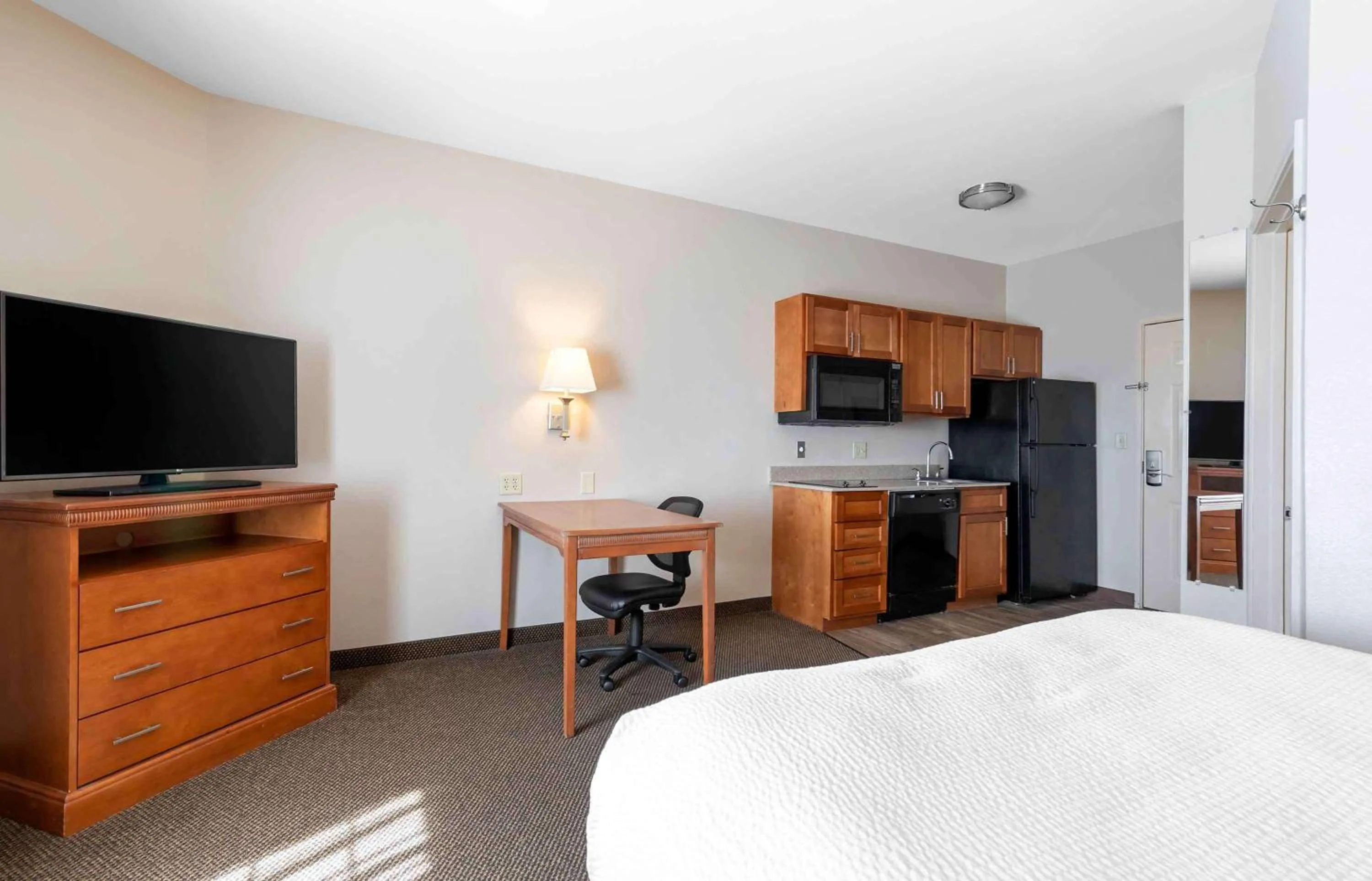 Bedroom, Bed in Extended Stay America Suites - San Antonio - North