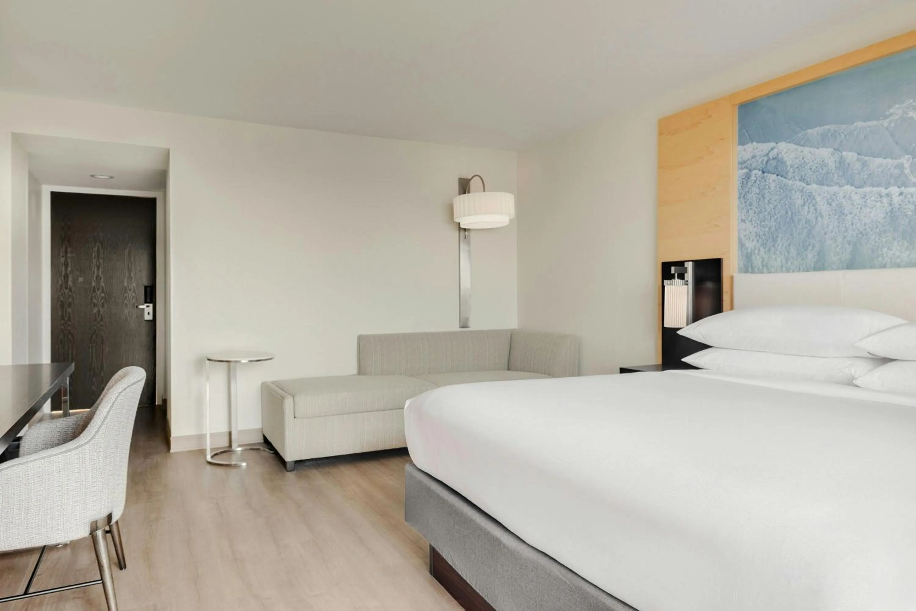 Photo of the whole room, Bed in Boca Raton Marriott at Boca Center