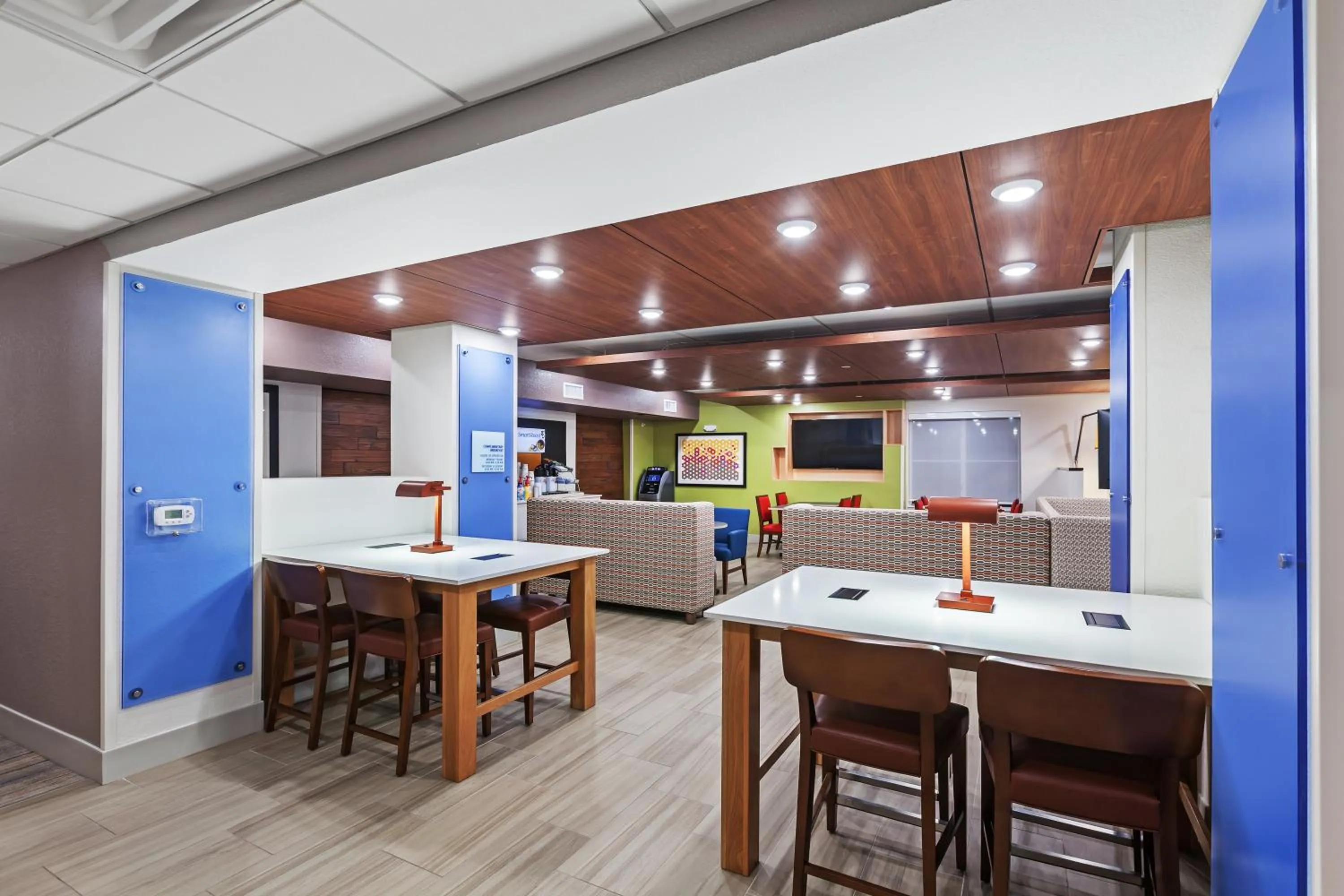 Restaurant/places to eat in Holiday Inn Express Hotel & Suites Dallas Lewisville by IHG