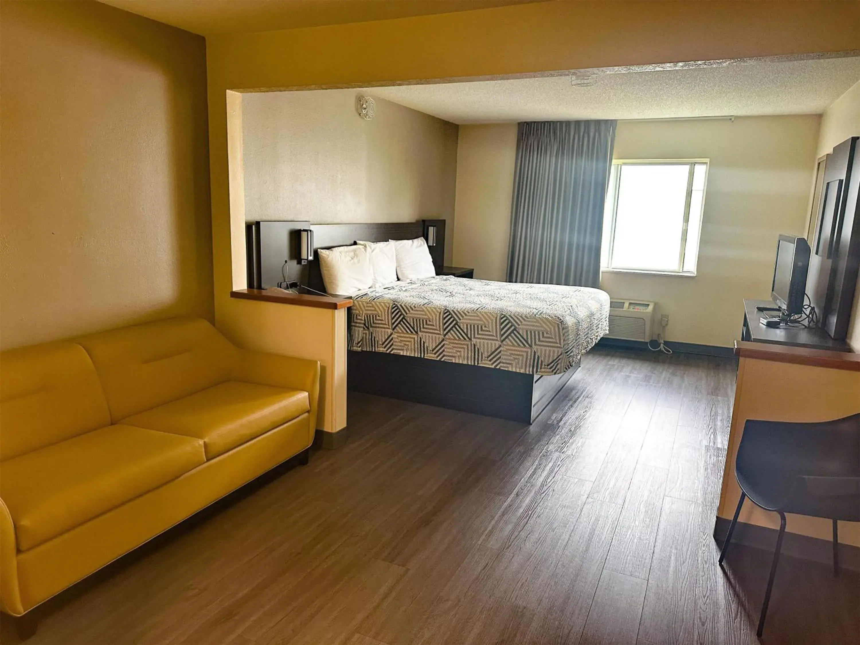 Bedroom, Bed in Motel 6-Anderson, IN Bedroom, Bed in Motel 6-Anderson, IN