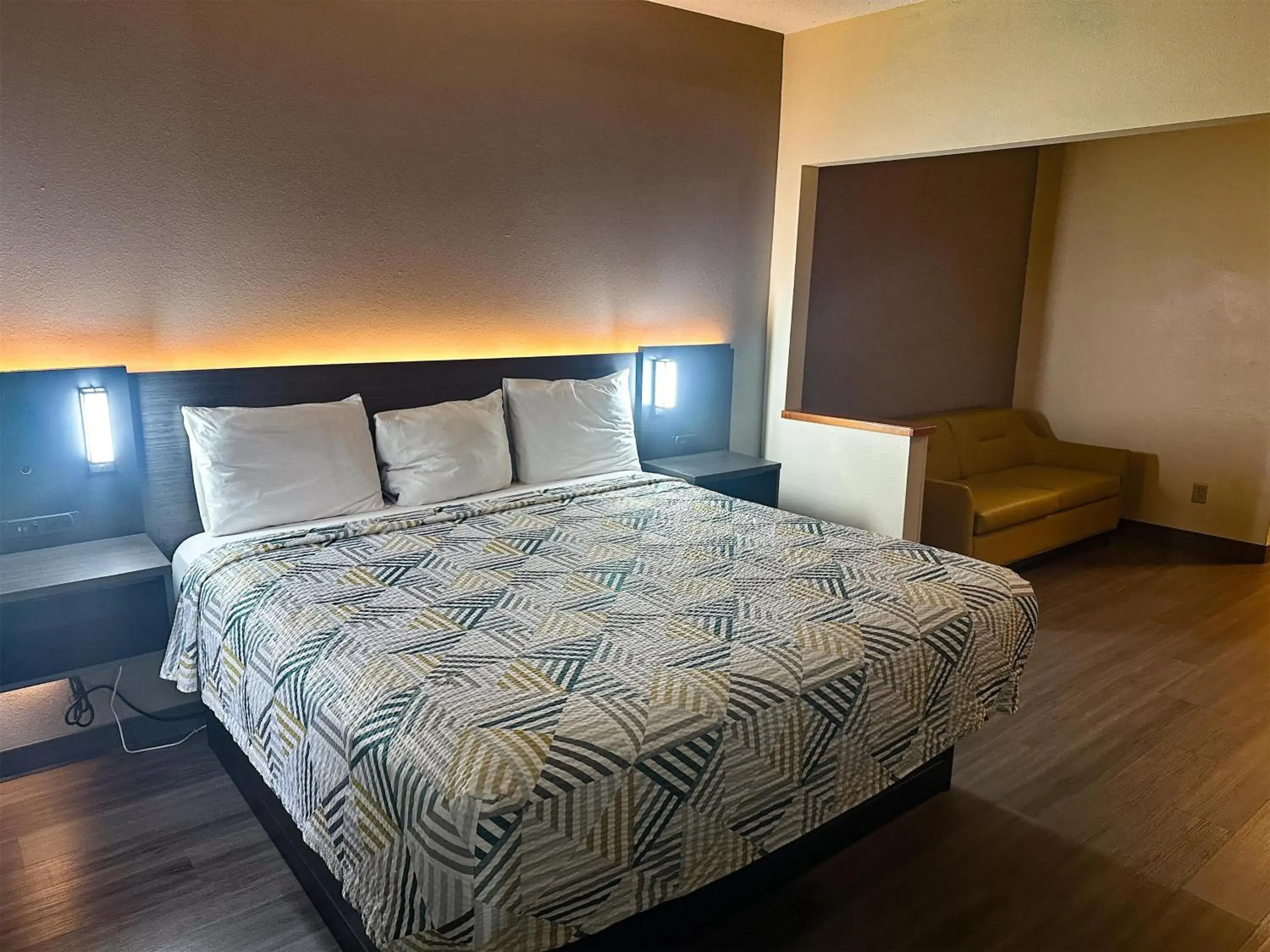 Bedroom, Bed in Motel 6-Anderson, IN Bedroom, Bed in Motel 6-Anderson, IN