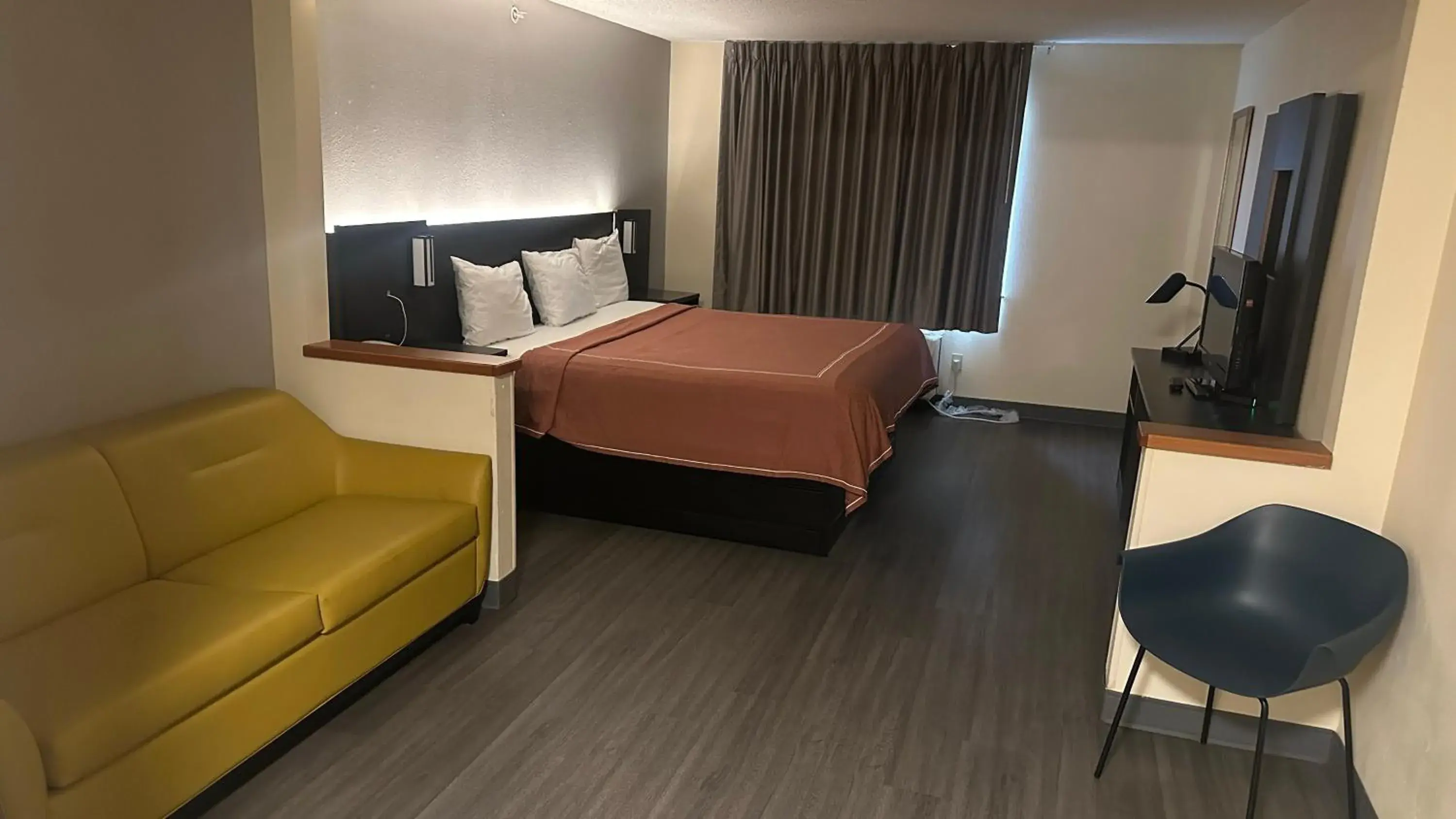 Photo of the whole room, Bed in Motel 6-Anderson, IN Photo of the whole room, Bed in Motel 6-Anderson, IN