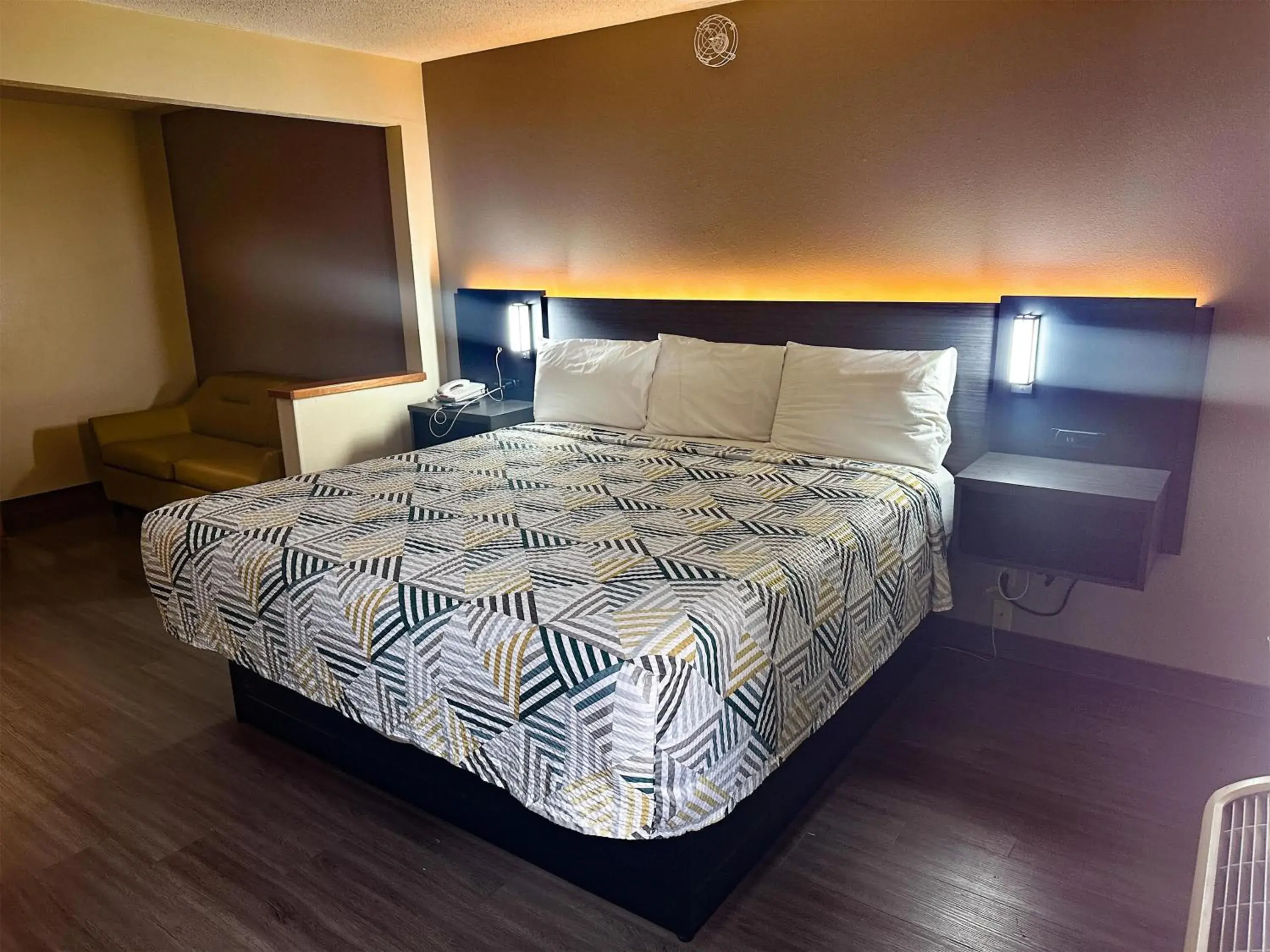 Bedroom, Bed in Motel 6-Anderson, IN Bedroom, Bed in Motel 6-Anderson, IN