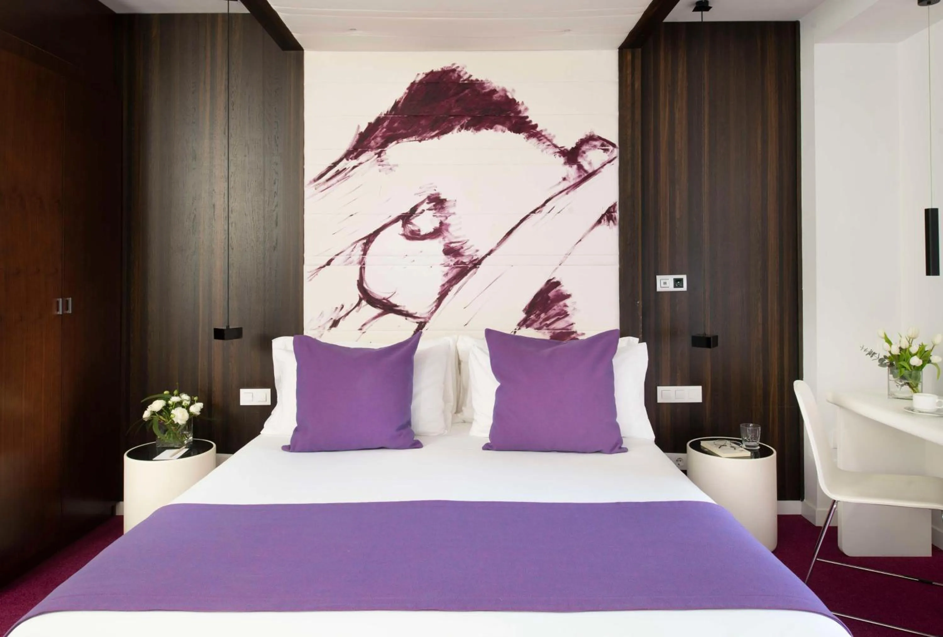 Photo of the whole room, Bed in Allegro Barcelona