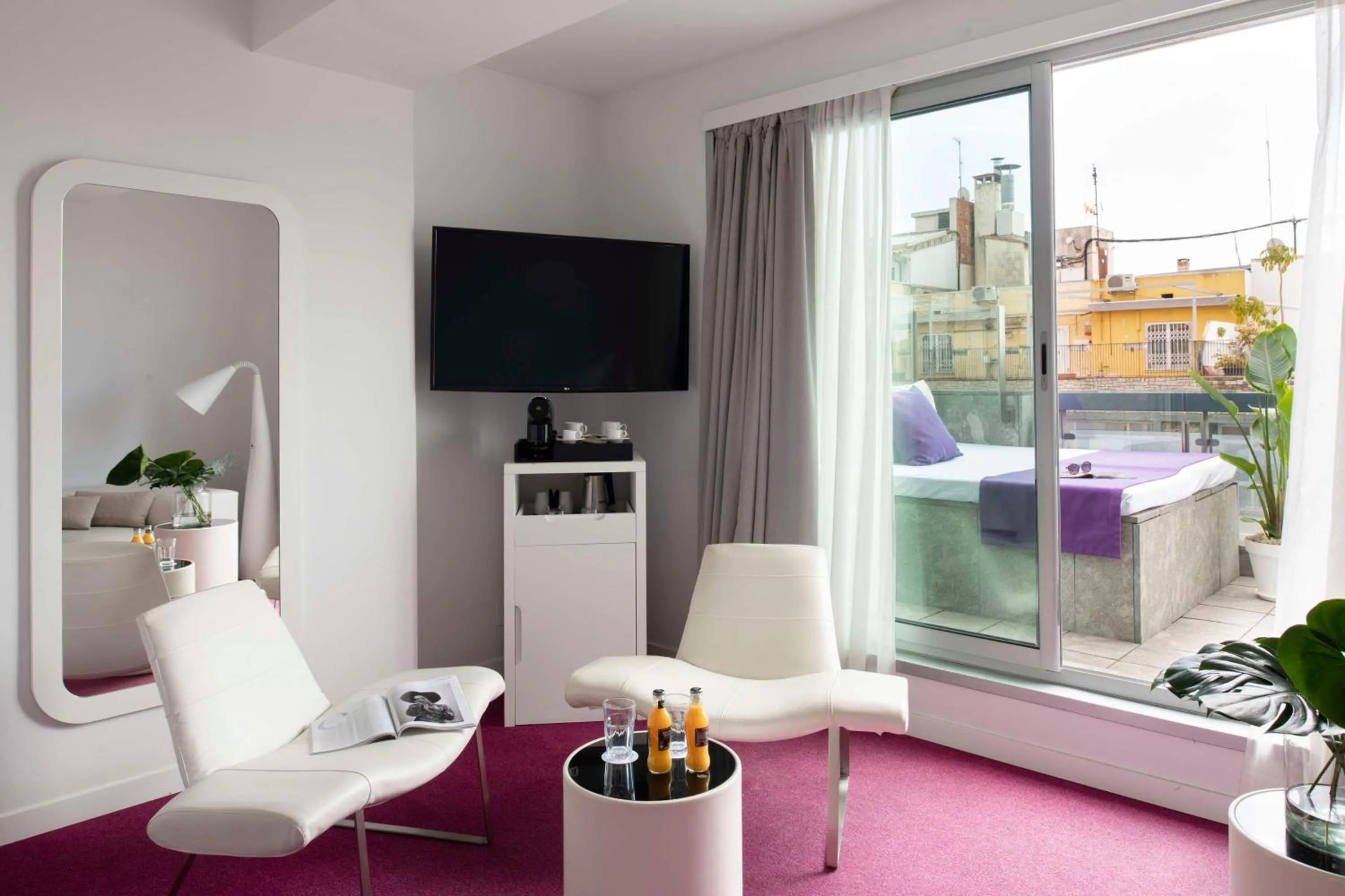 Photo of the whole room in Allegro Barcelona