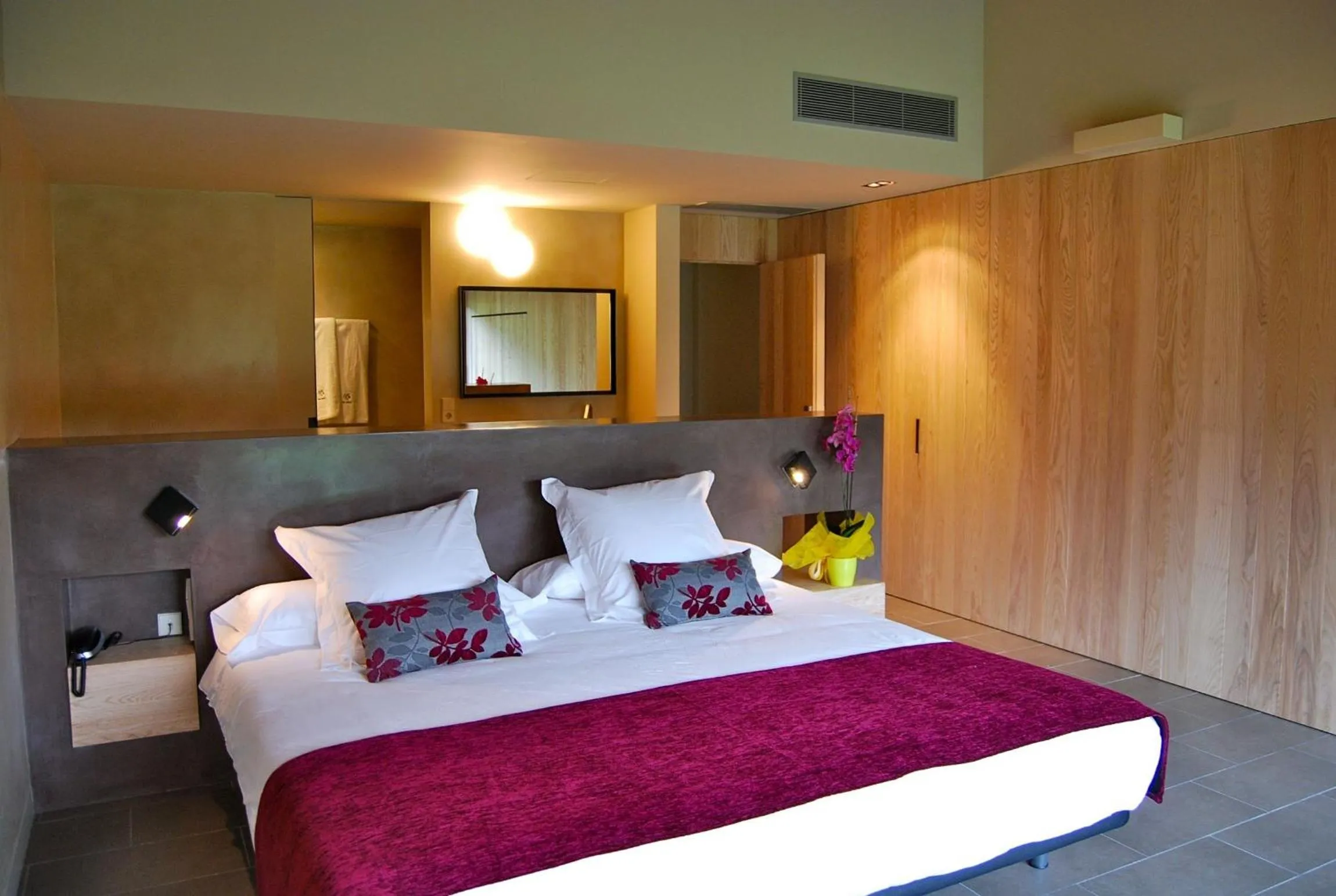 Photo of the whole room, Bed in Hotel El Molí