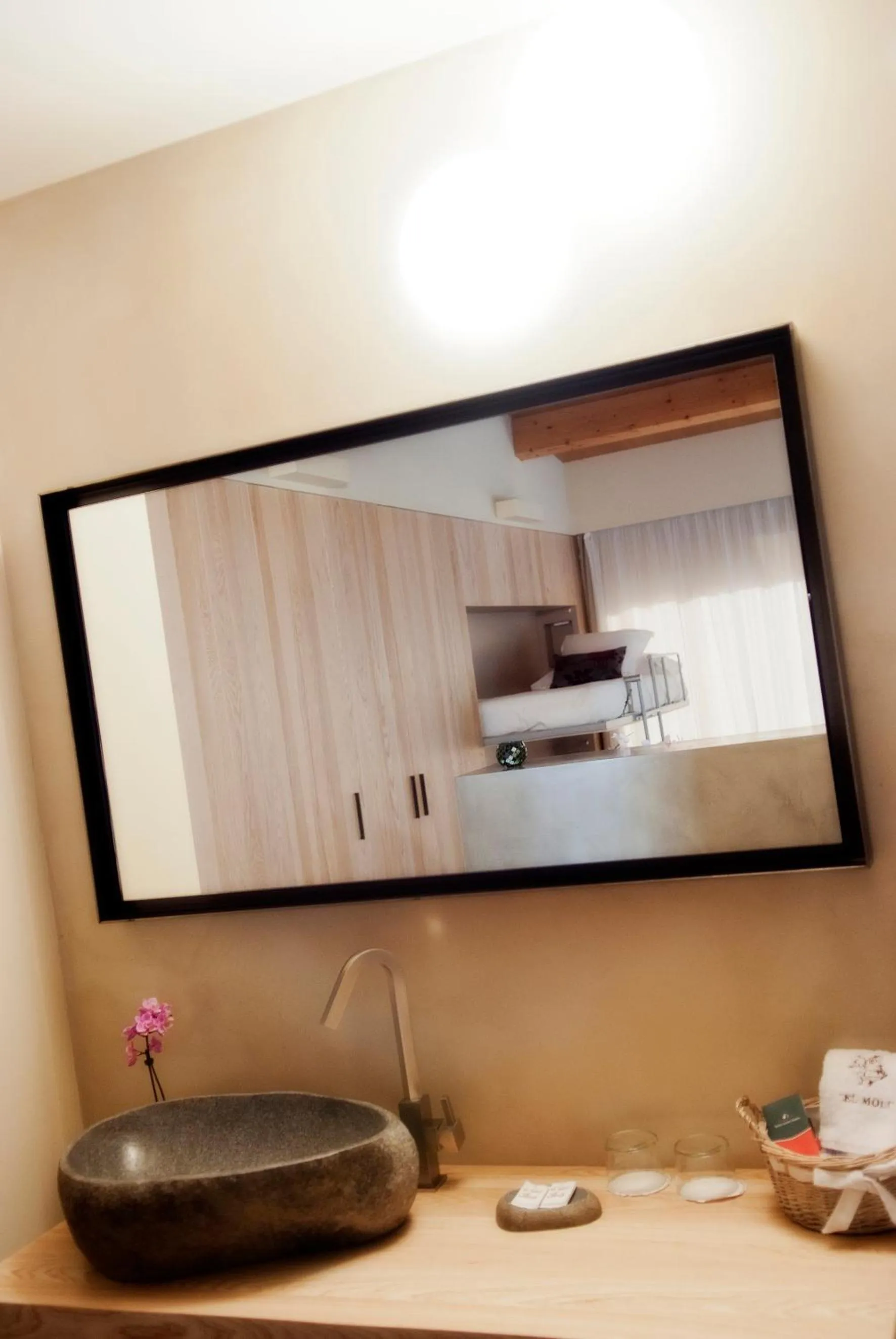 Decorative detail in Hotel El Molí