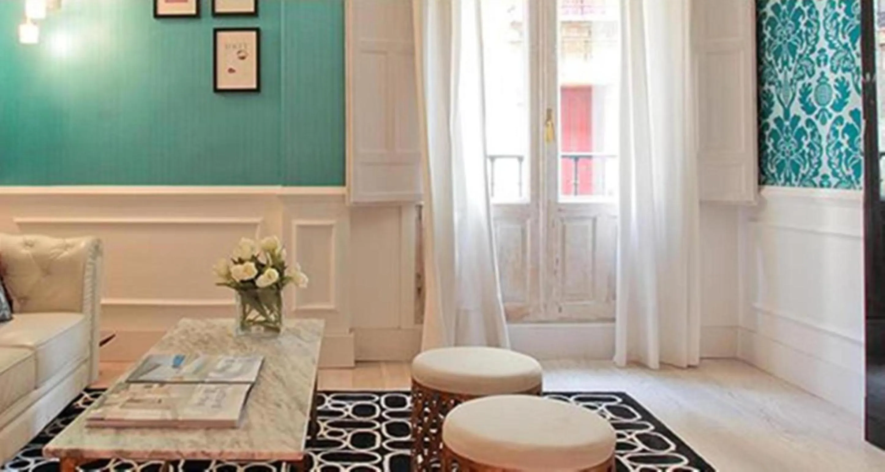 Decorative detail in madrid central gran via Suites