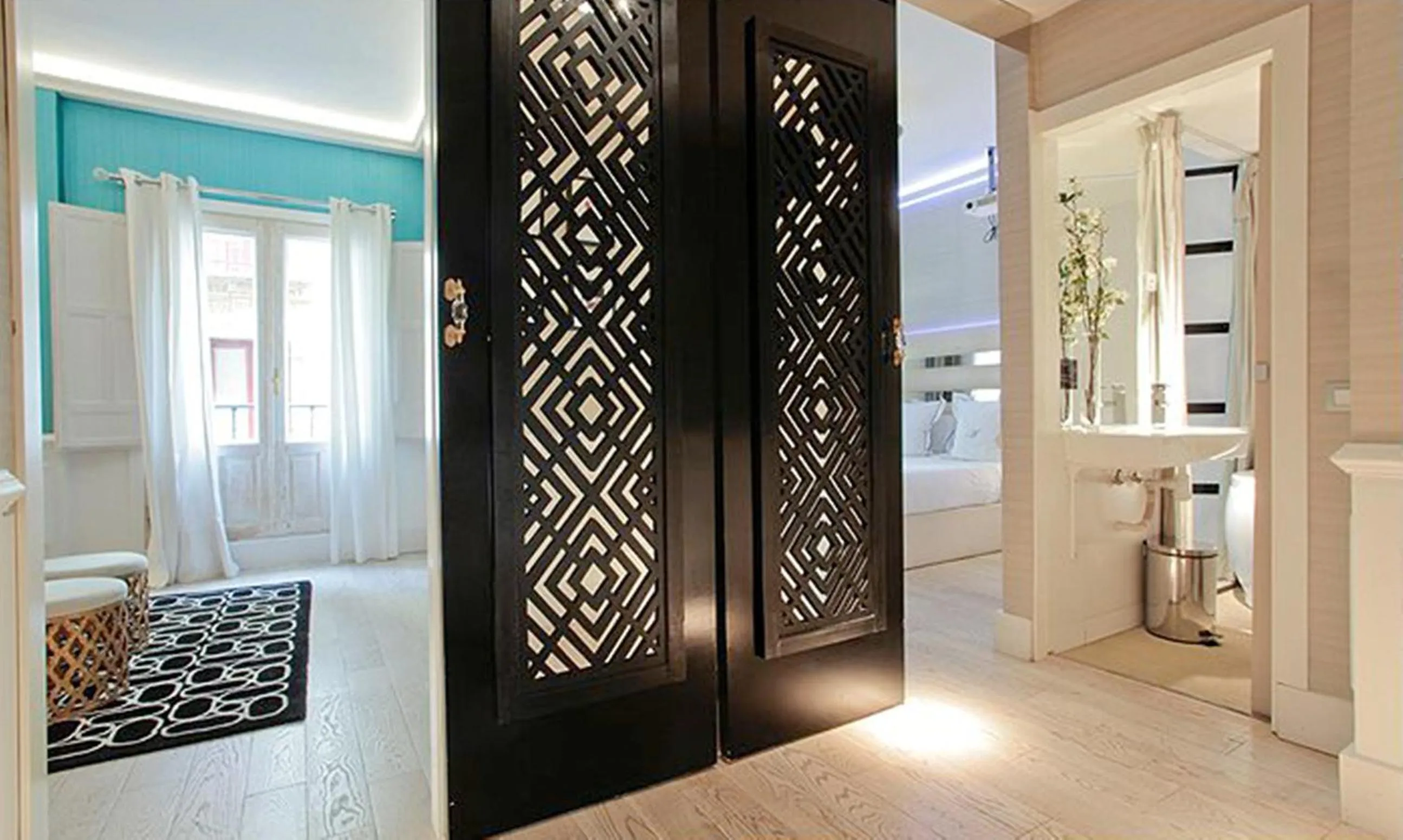 Decorative detail in madrid central gran via Suites