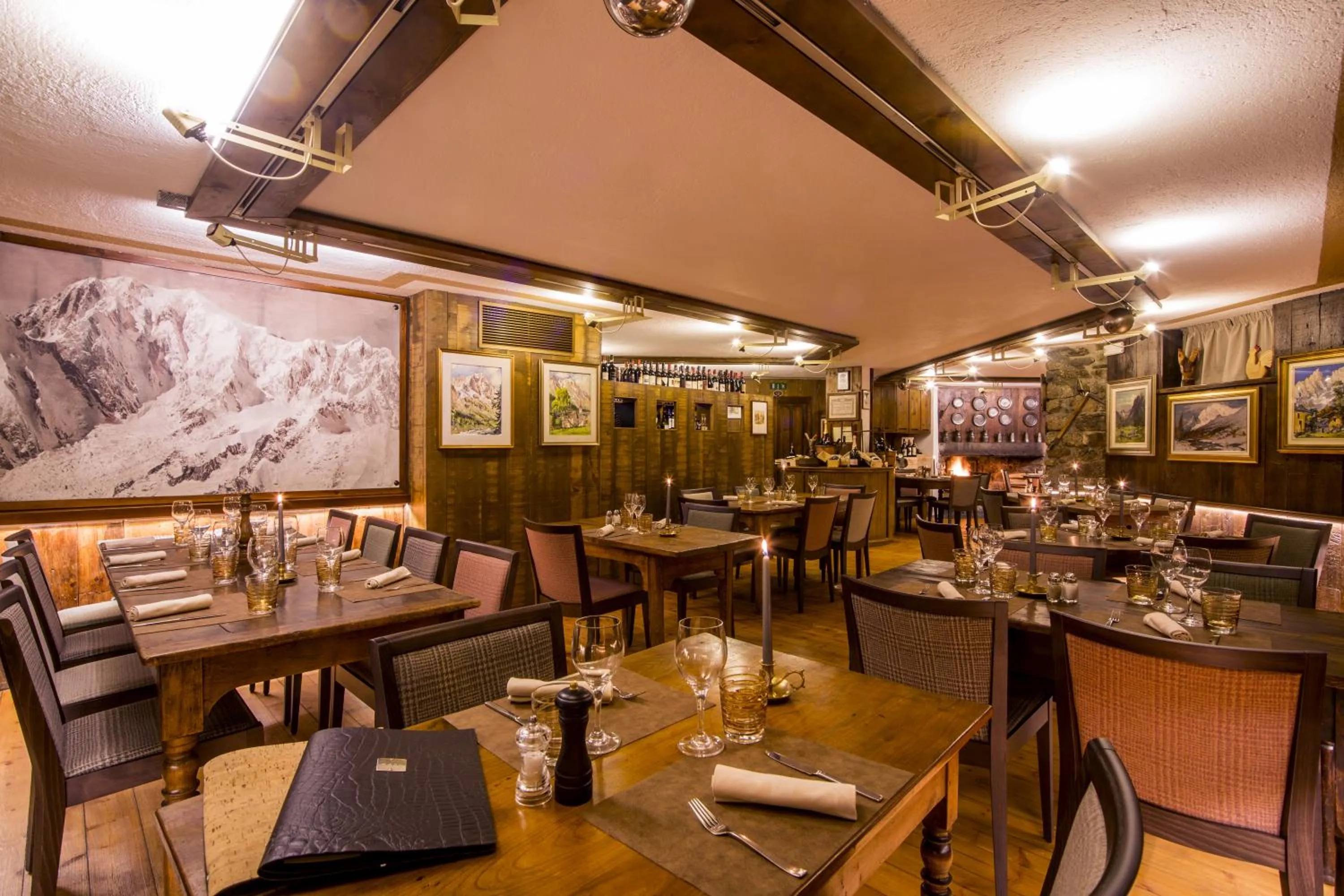 Restaurant/places to eat in Hotel Pilier D'Angle & Wellness