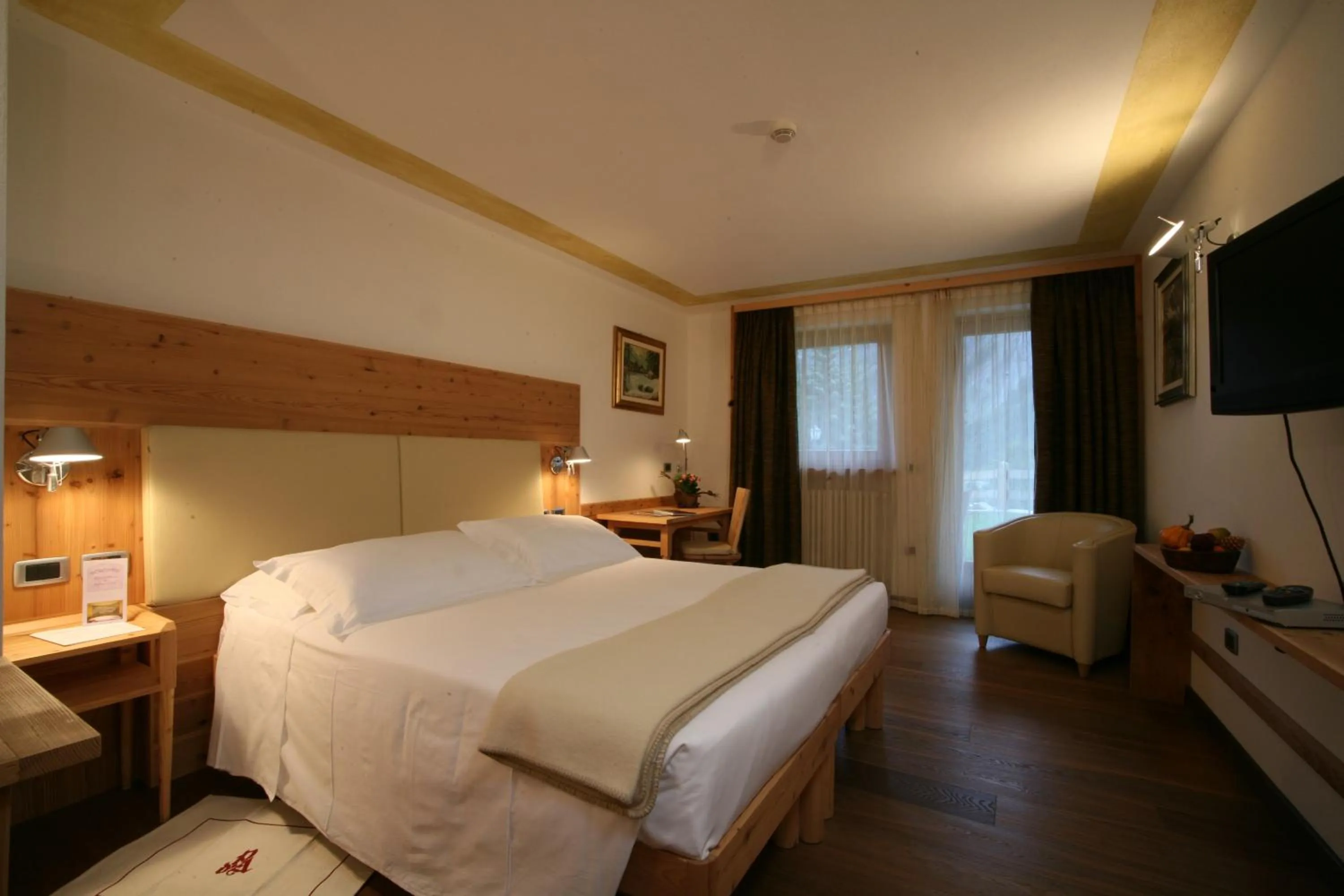 Photo of the whole room, Bed in Hotel Pilier D'Angle & Wellness