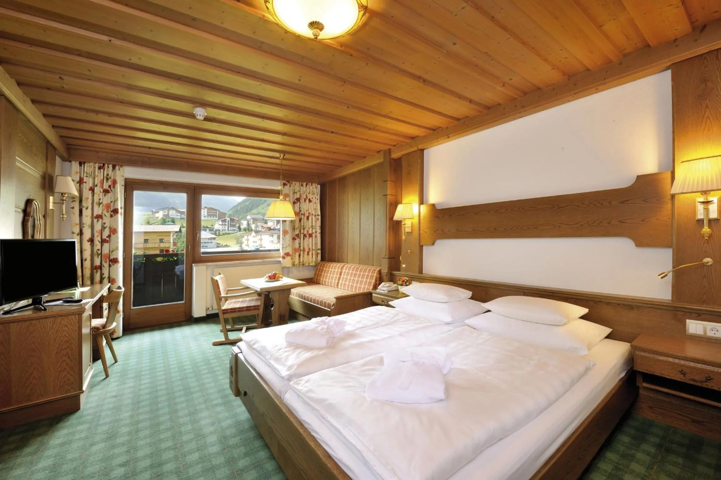 Bed in Alpenhotel Tirol