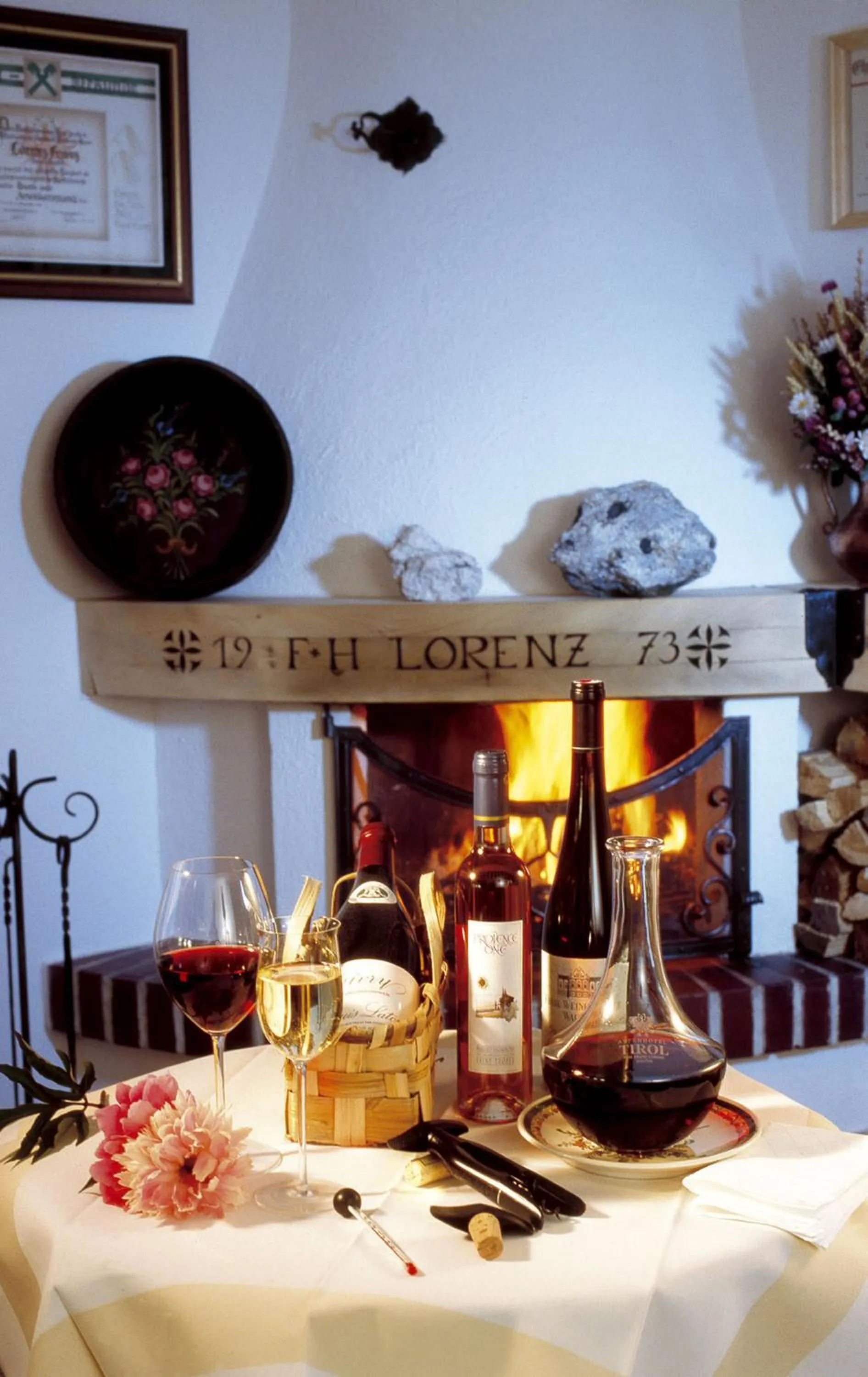 Lounge or bar in Alpenhotel Tirol