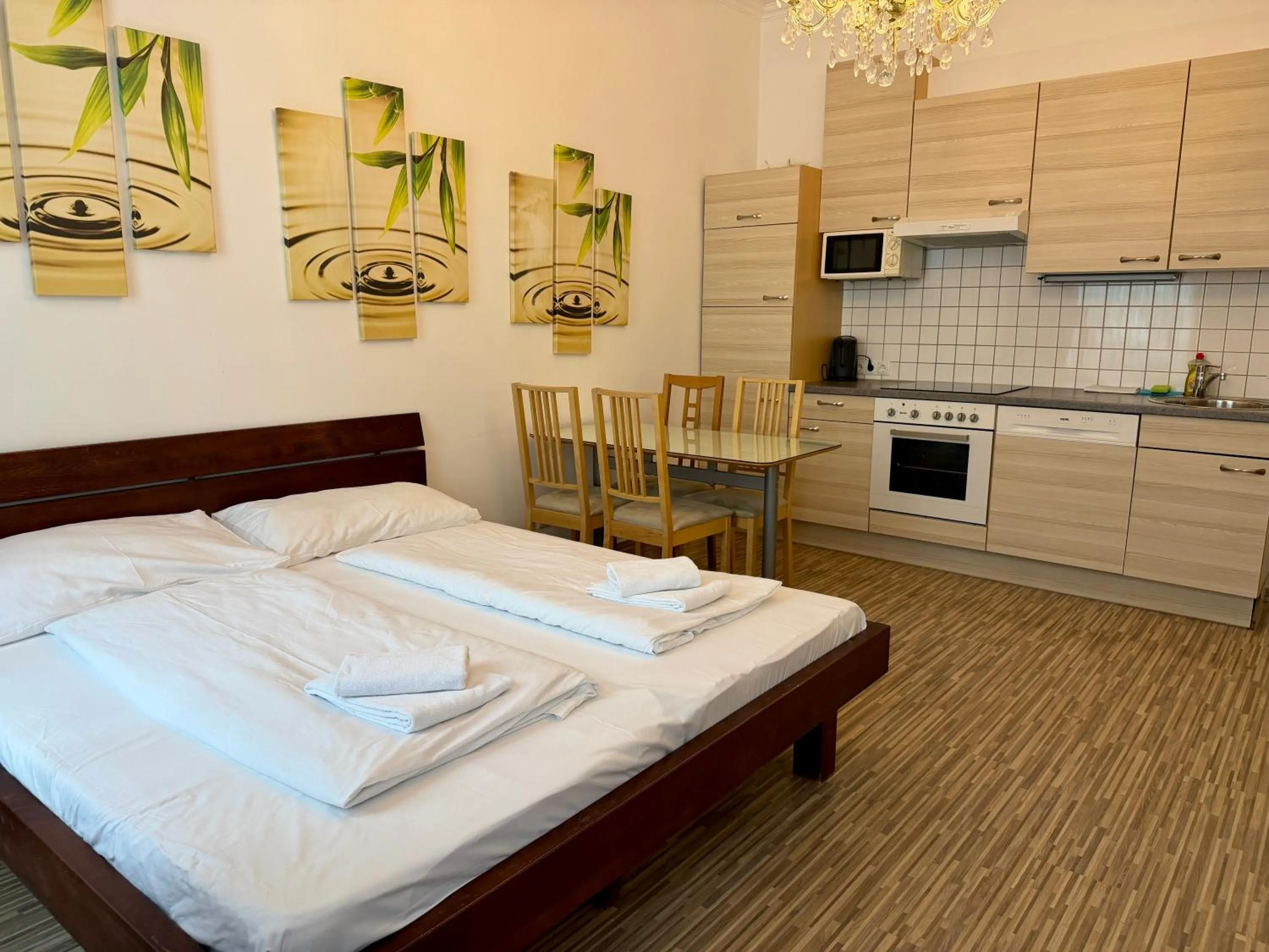 Bedroom, Bed in AJO Apartments - Messe City Flat - Self-Check-in
