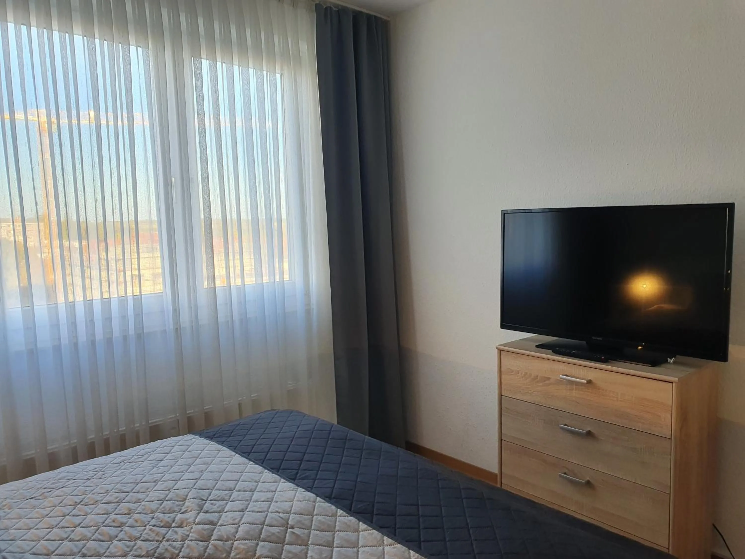 TV and multimedia, Bed in LANE City Laatzen, nahe Hannover Messe
