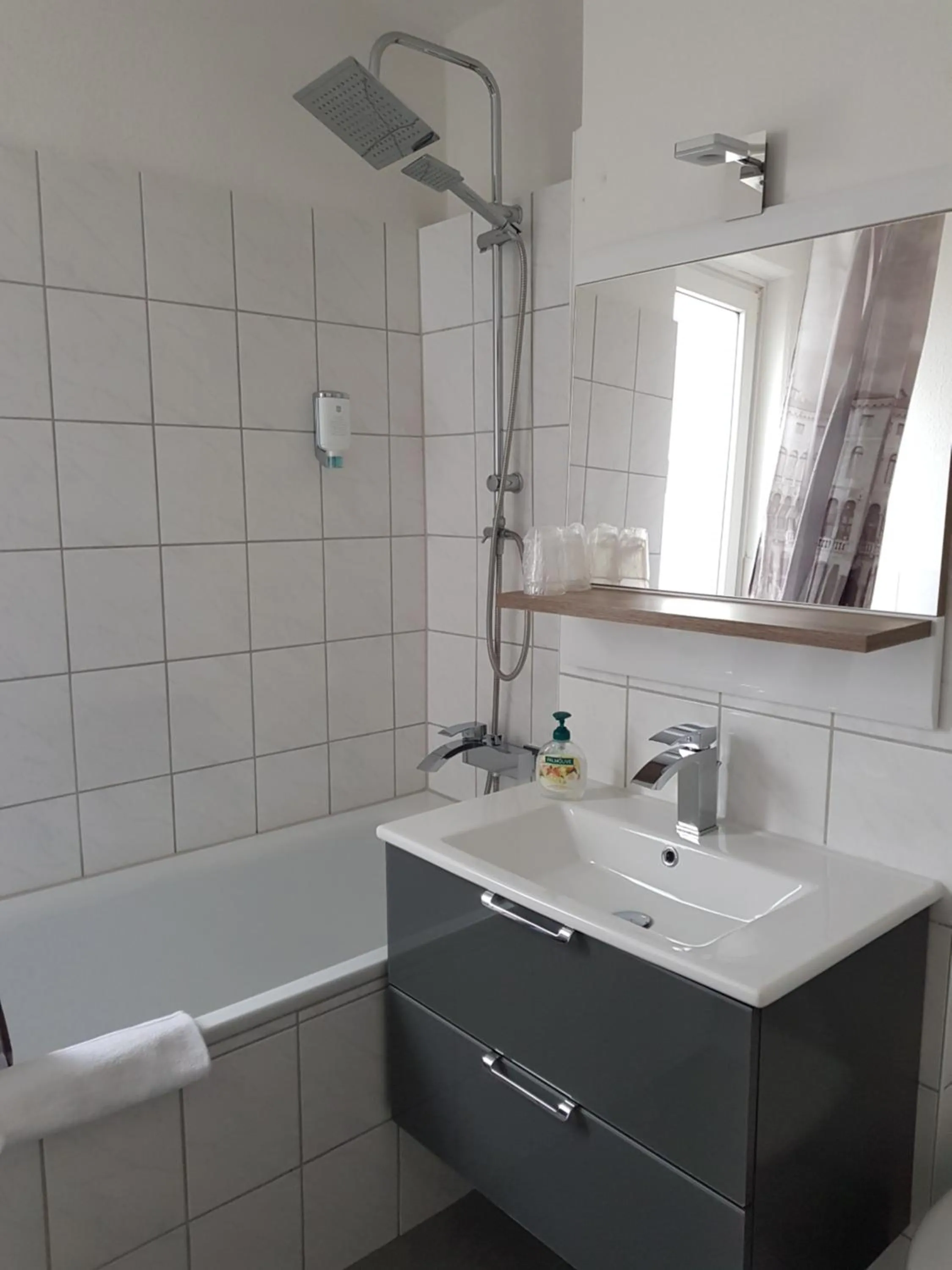 Bathroom in LANE City Laatzen, nahe Hannover Messe