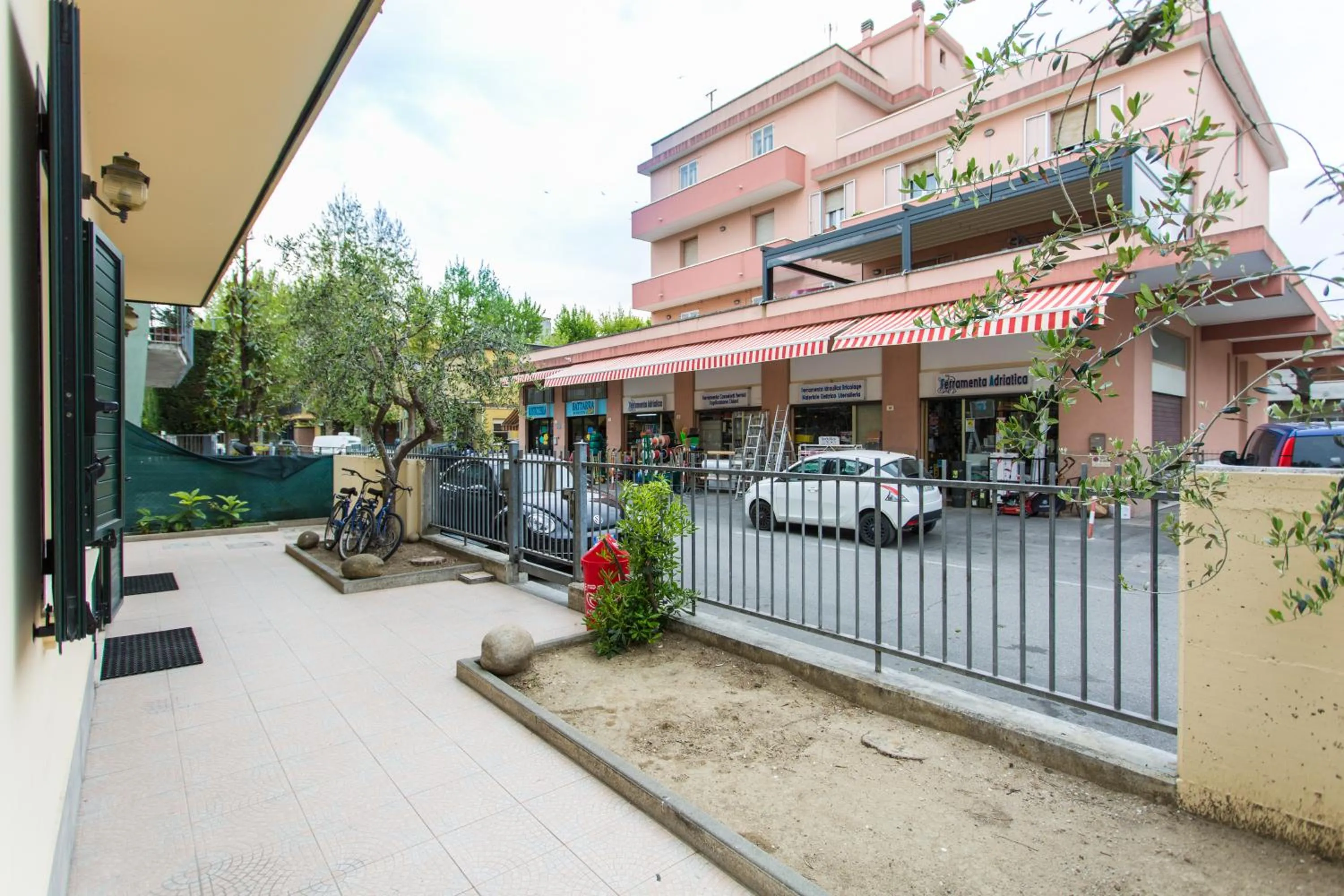 Facade/entrance in Residence Kimba