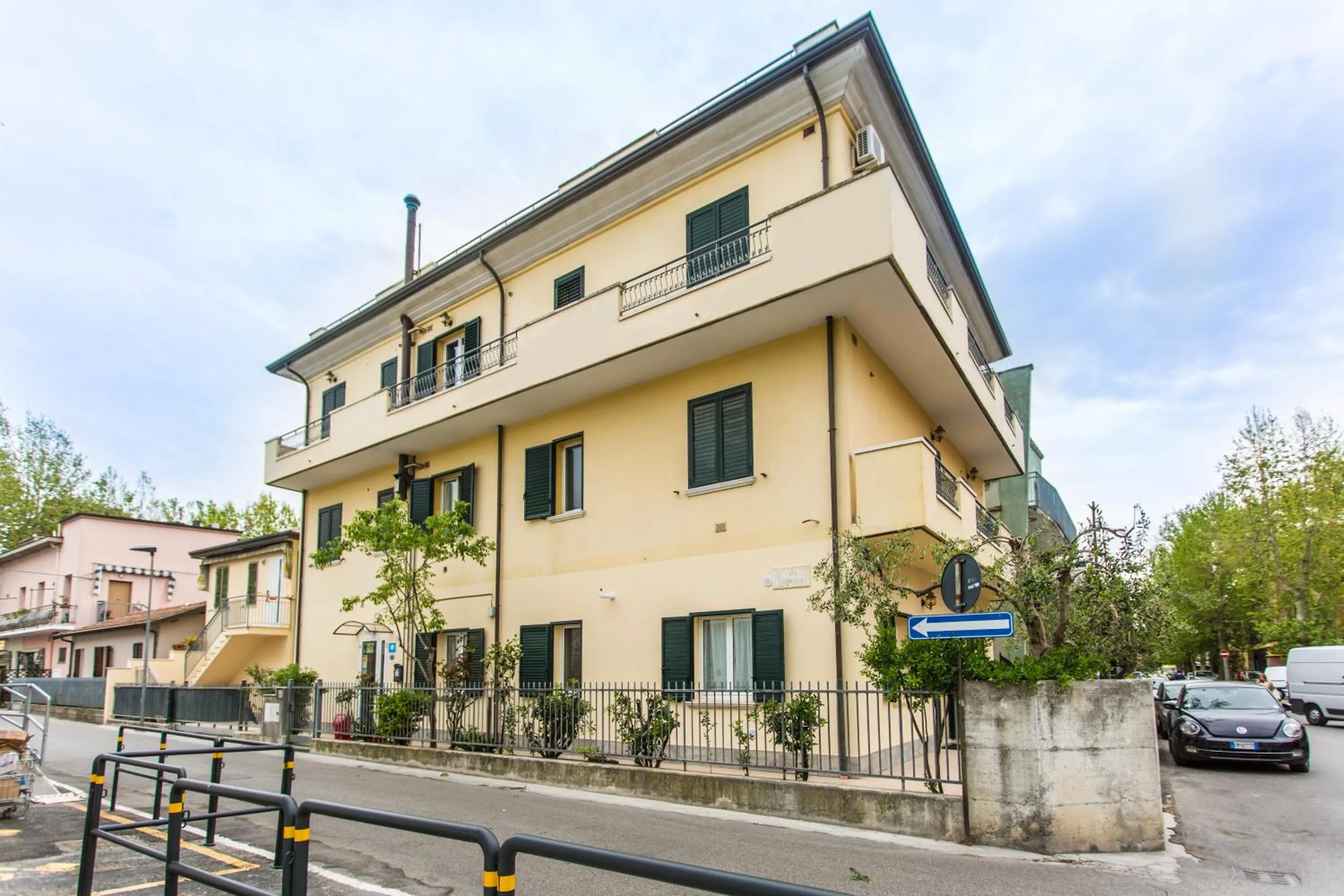 Spring in Residence Kimba