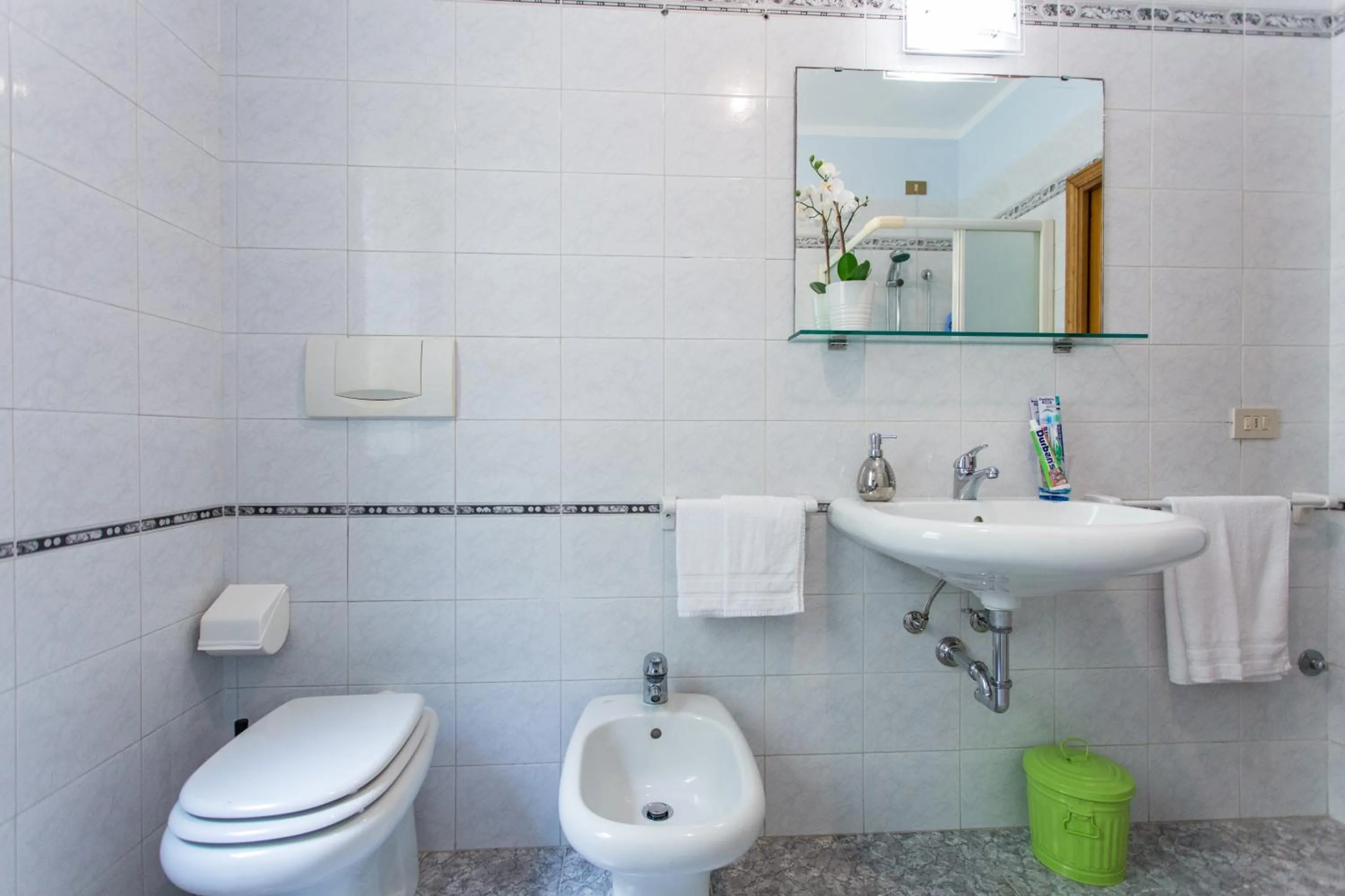 Toilet in Residence Kimba