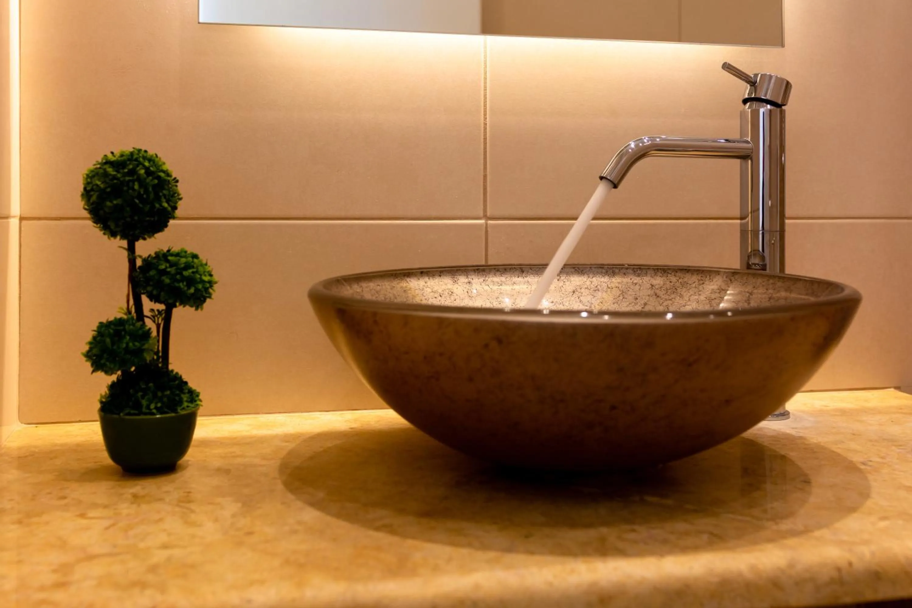 Bathroom in Hotel Thira