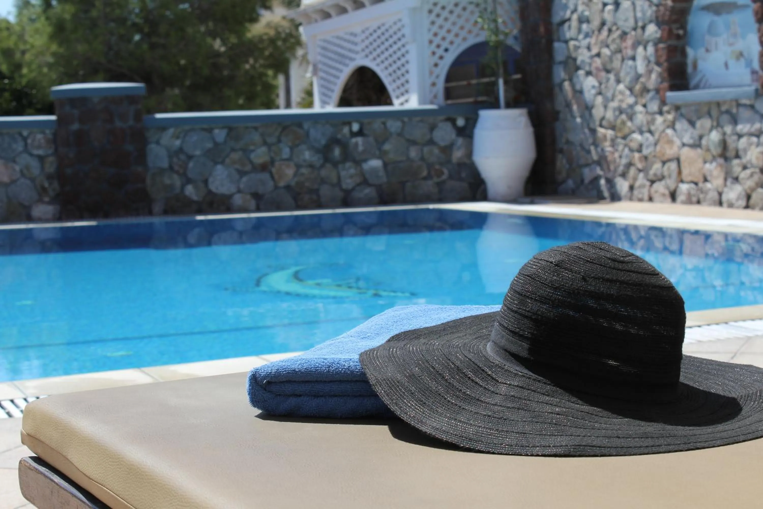 Swimming pool in Hotel Thira