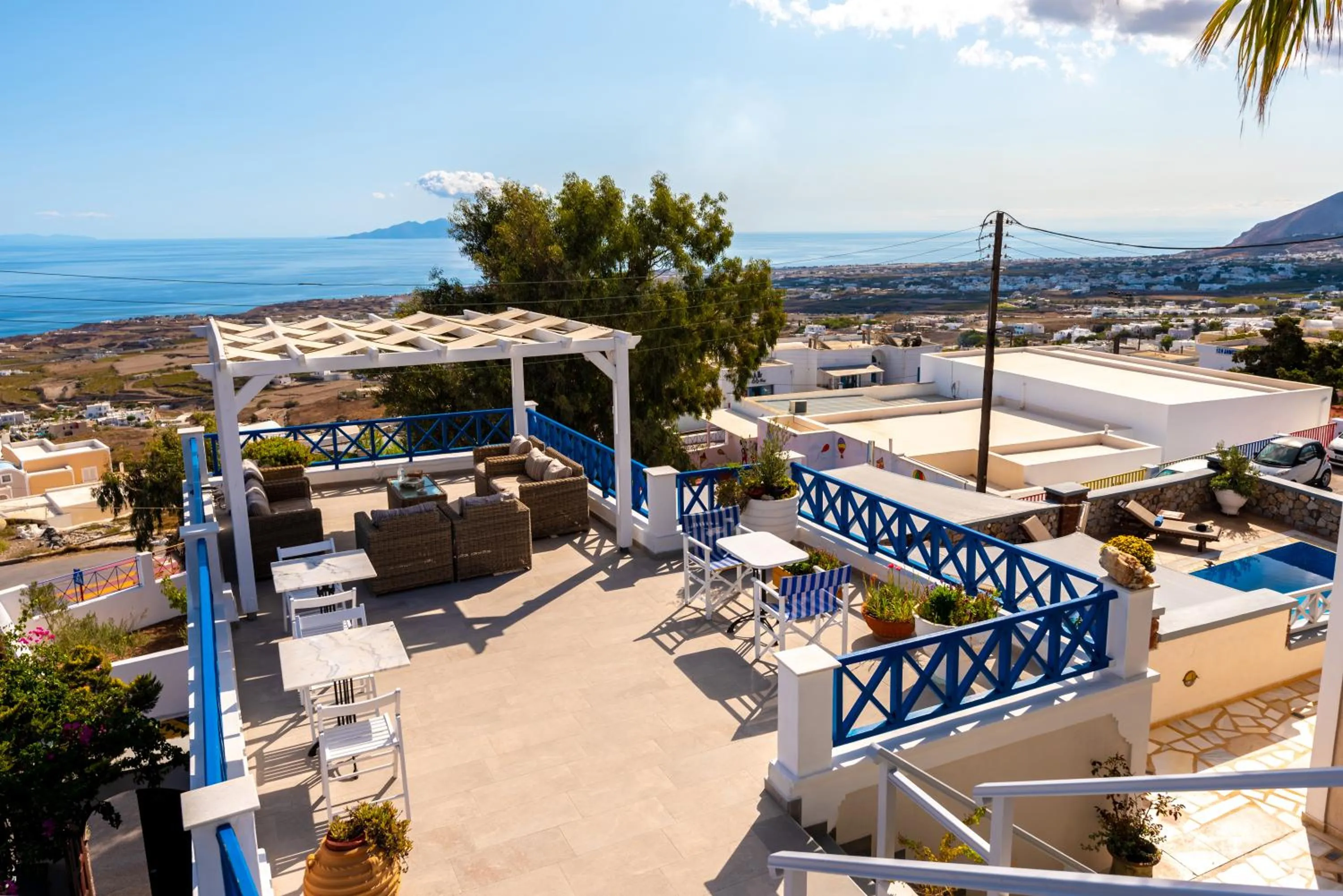 Patio in Hotel Thira