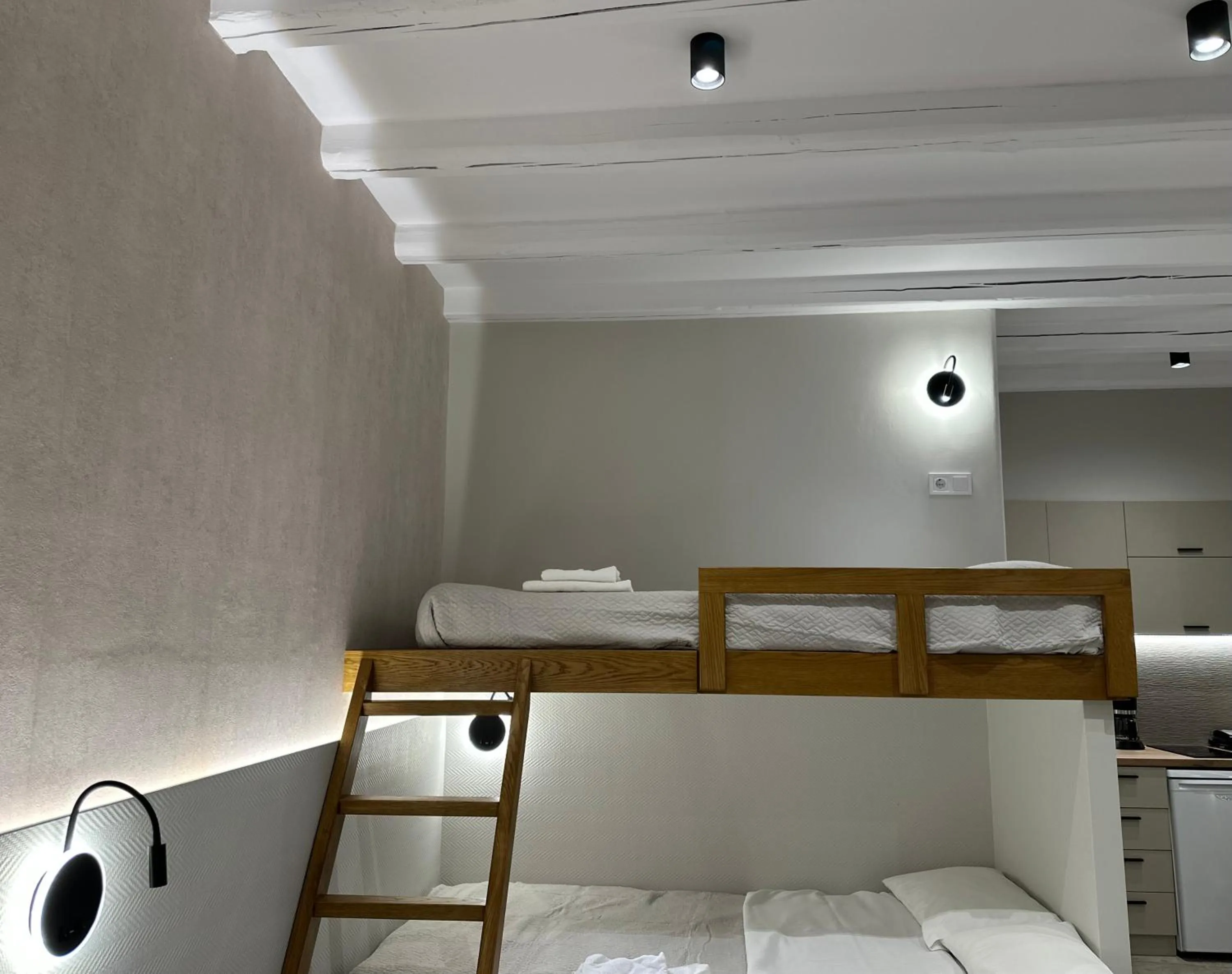 bunk bed, Bed in Bacchus