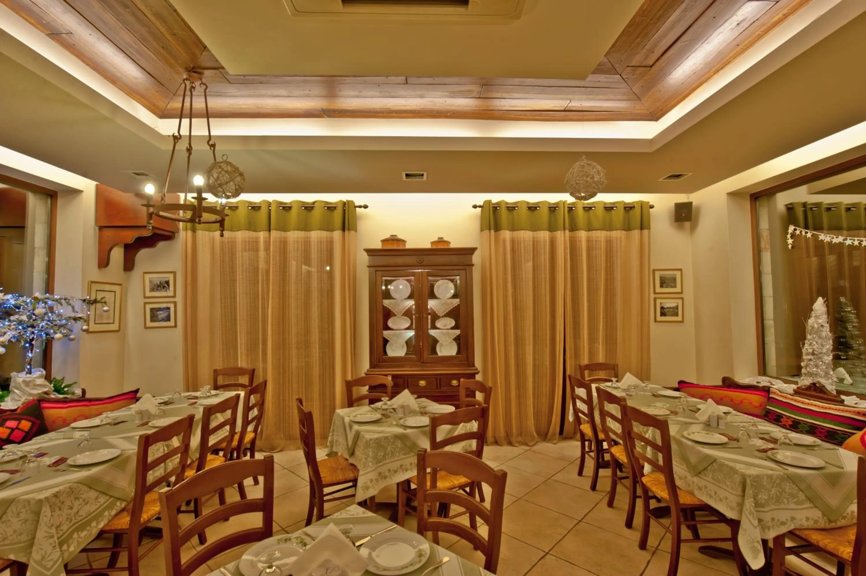 Restaurant/places to eat in Bacchus