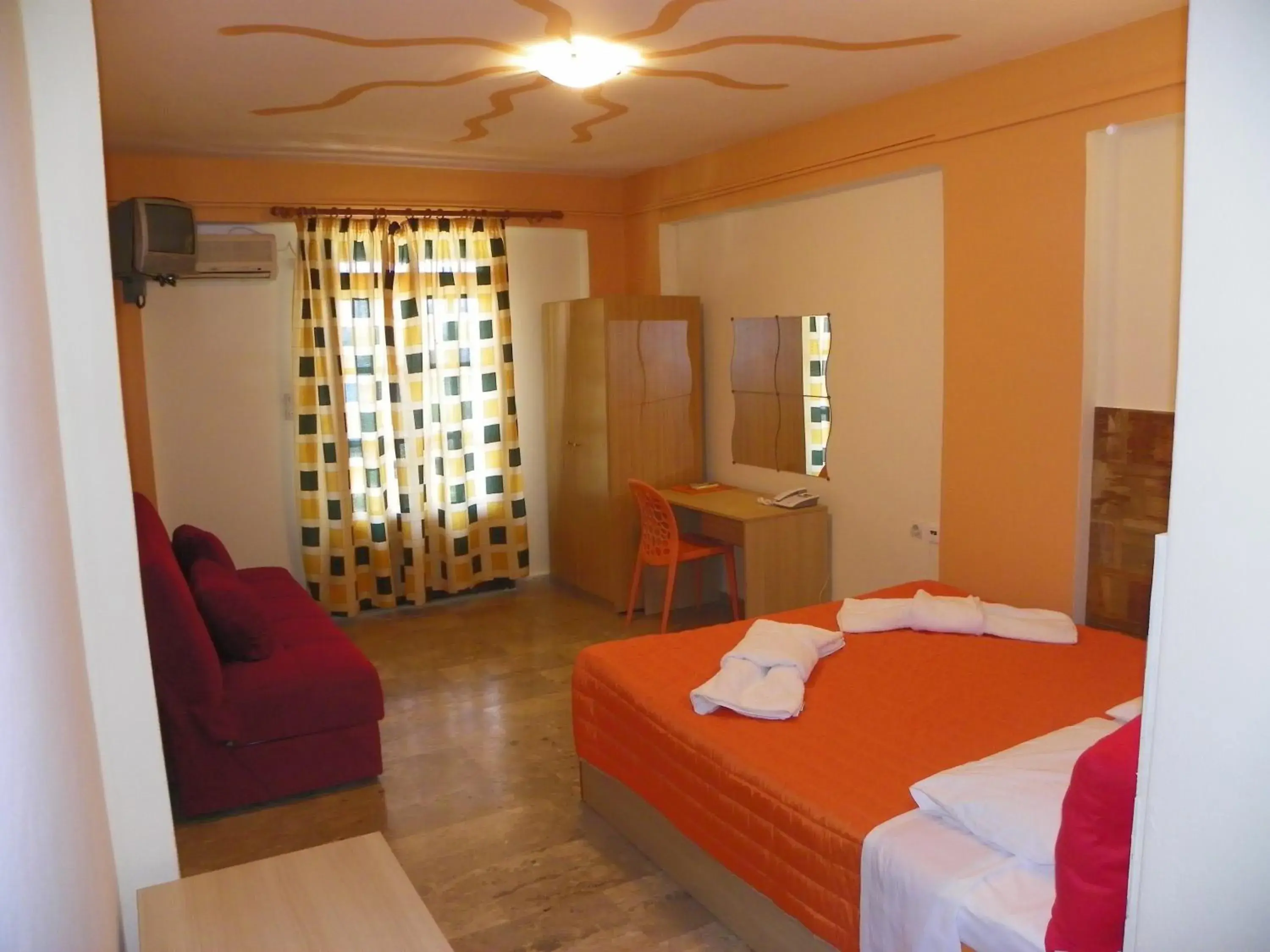 Bed in Mirabelle Hotel Bed in Mirabelle Hotel