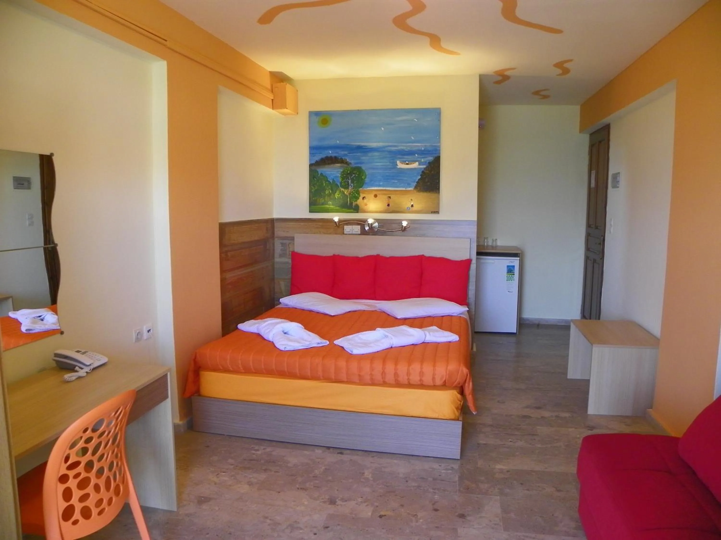 Bed in Mirabelle Hotel