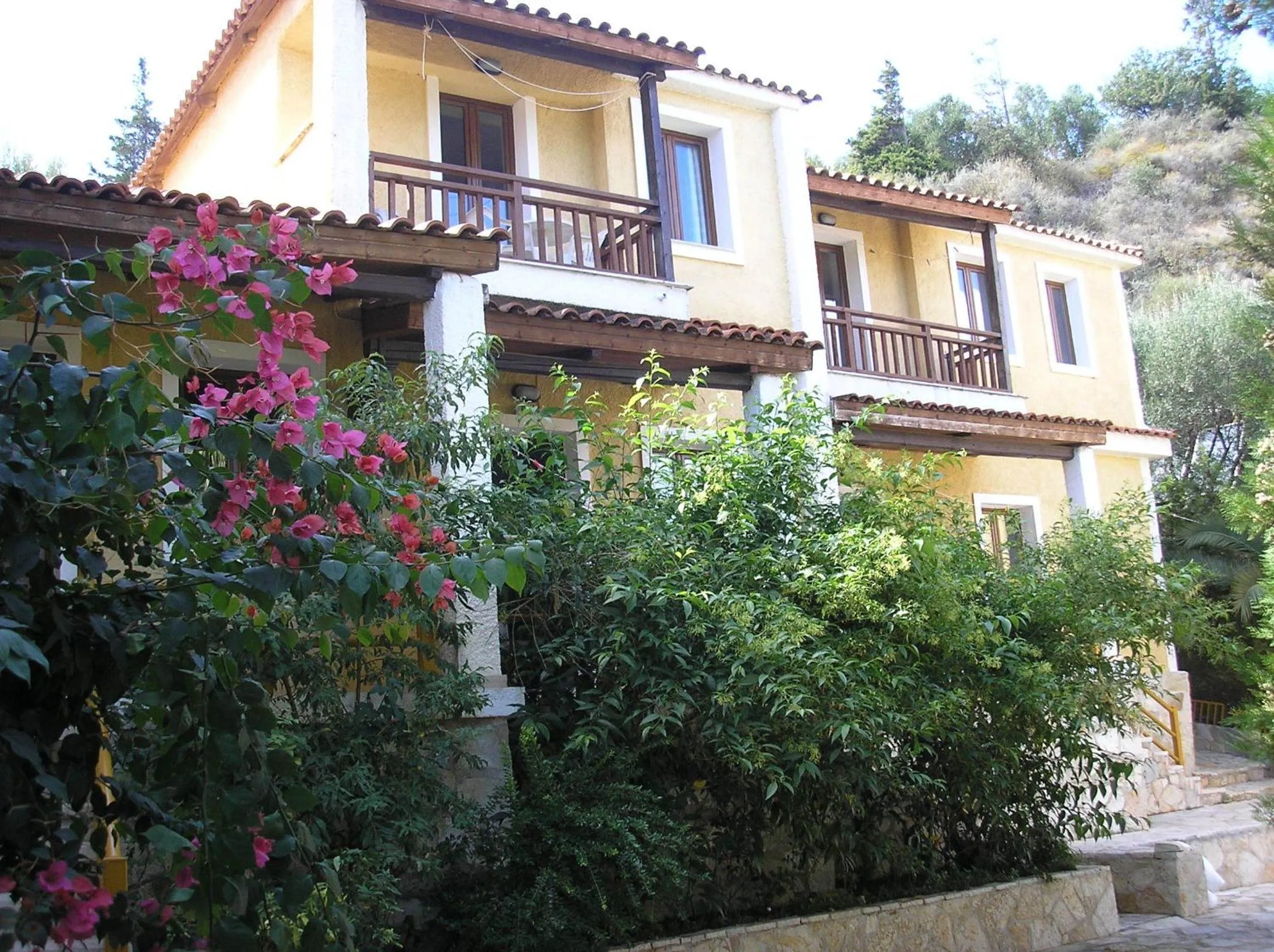 Facade/entrance in Mirabelle Hotel