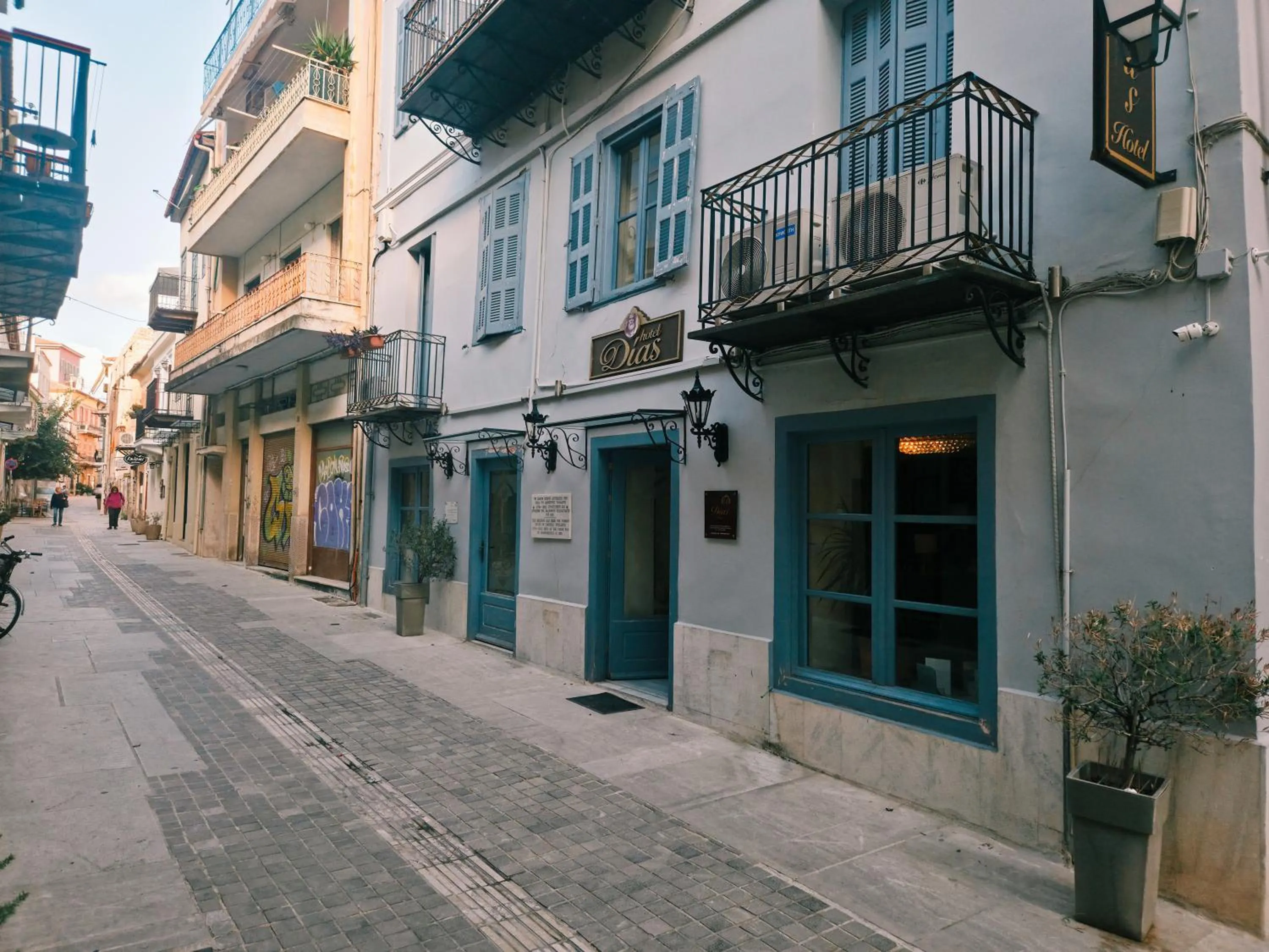 Property building in Dias