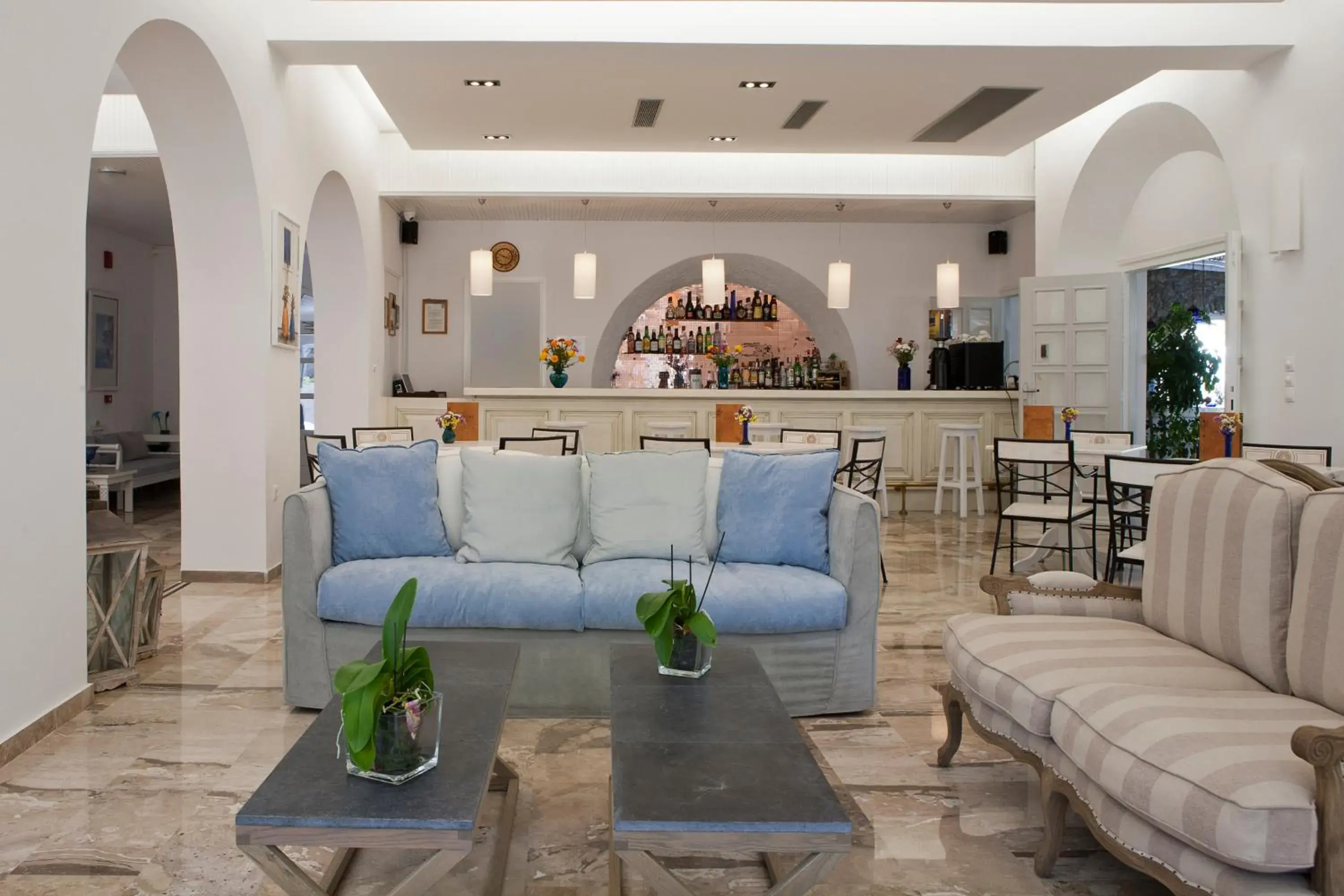 Lounge or bar in Kamari Hotel Lounge or bar in Kamari Hotel