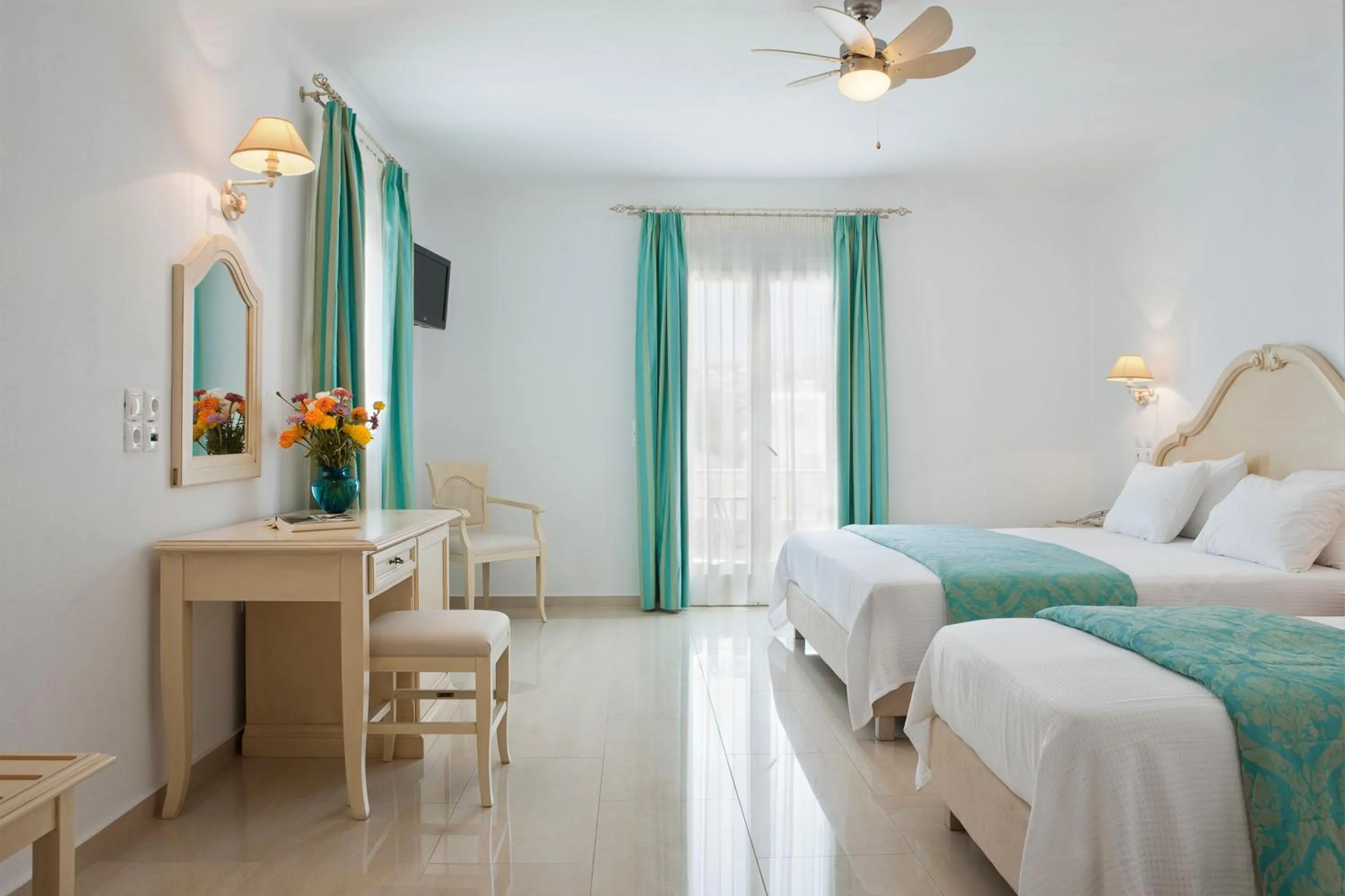 Photo of the whole room, Bed in Kamari Hotel