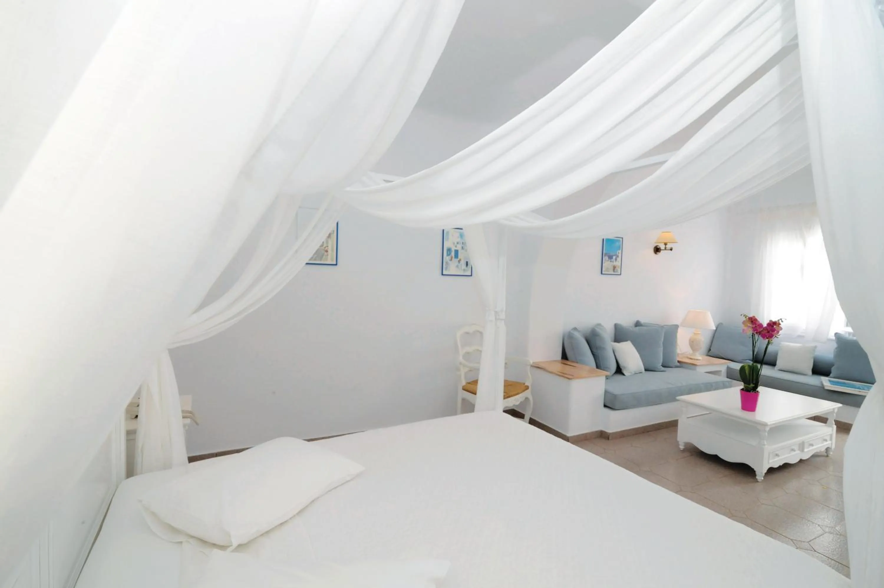 Photo of the whole room, Bed in Kamari Hotel