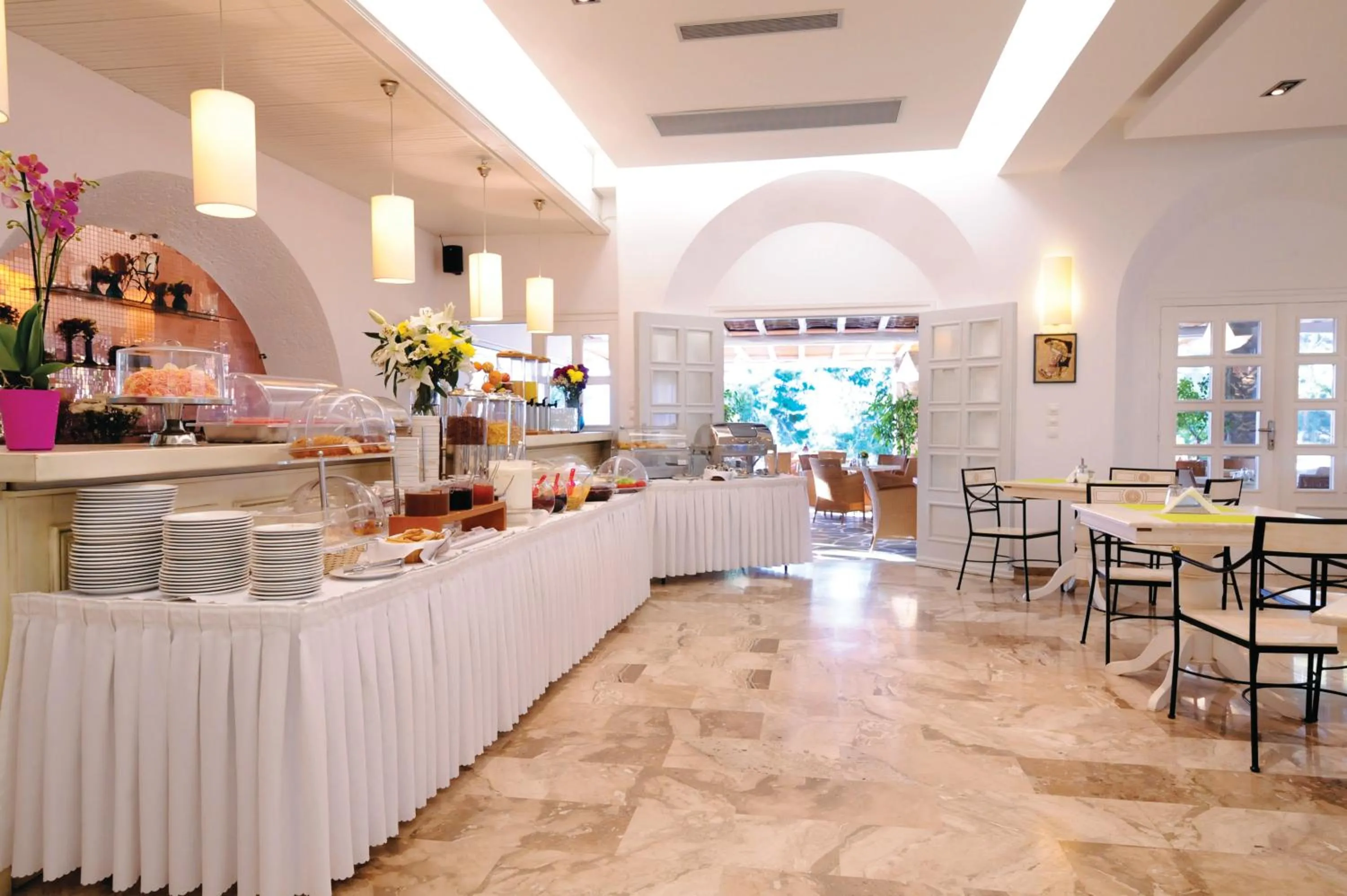 Buffet breakfast in Kamari Hotel