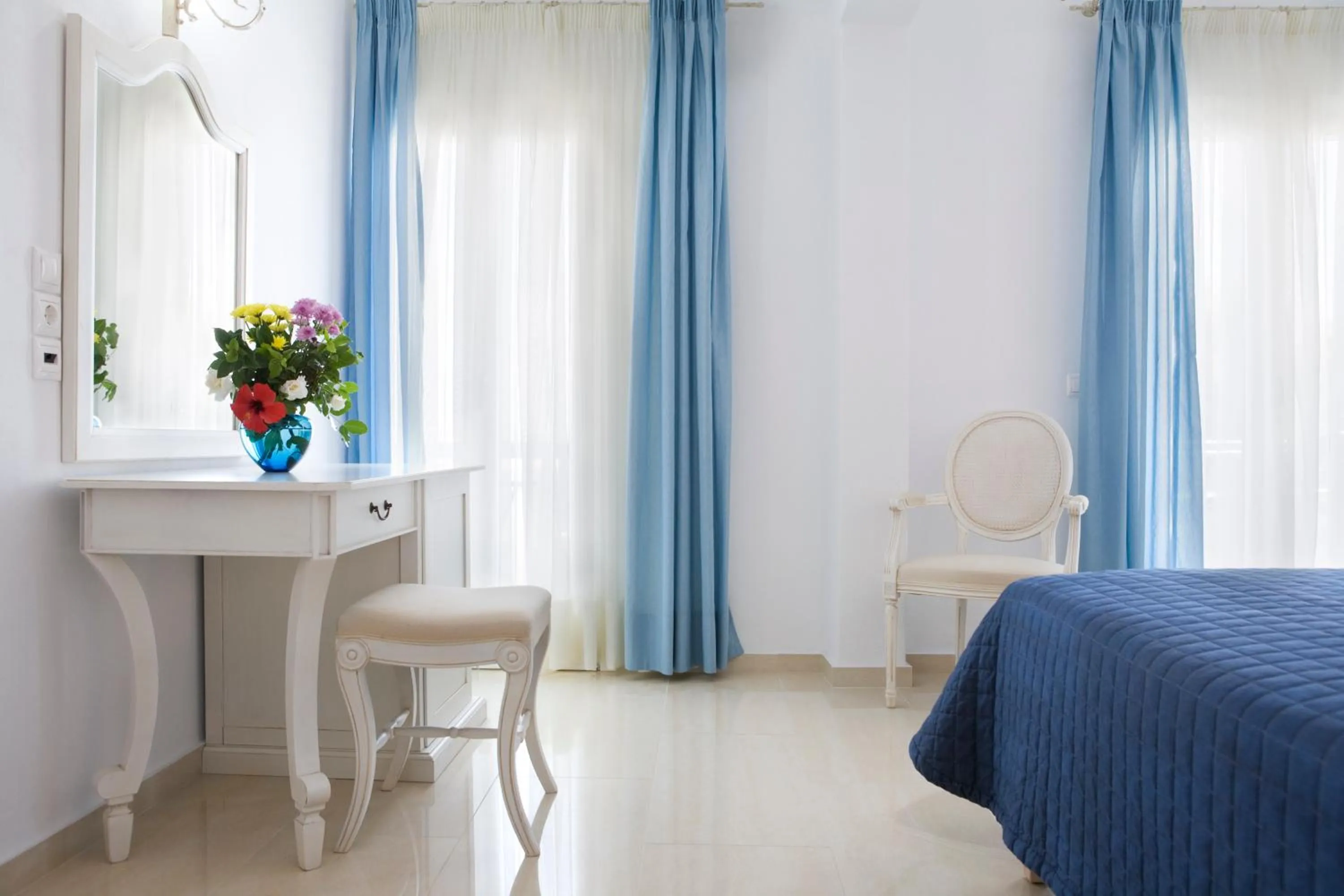 Photo of the whole room, Bed in Kamari Hotel