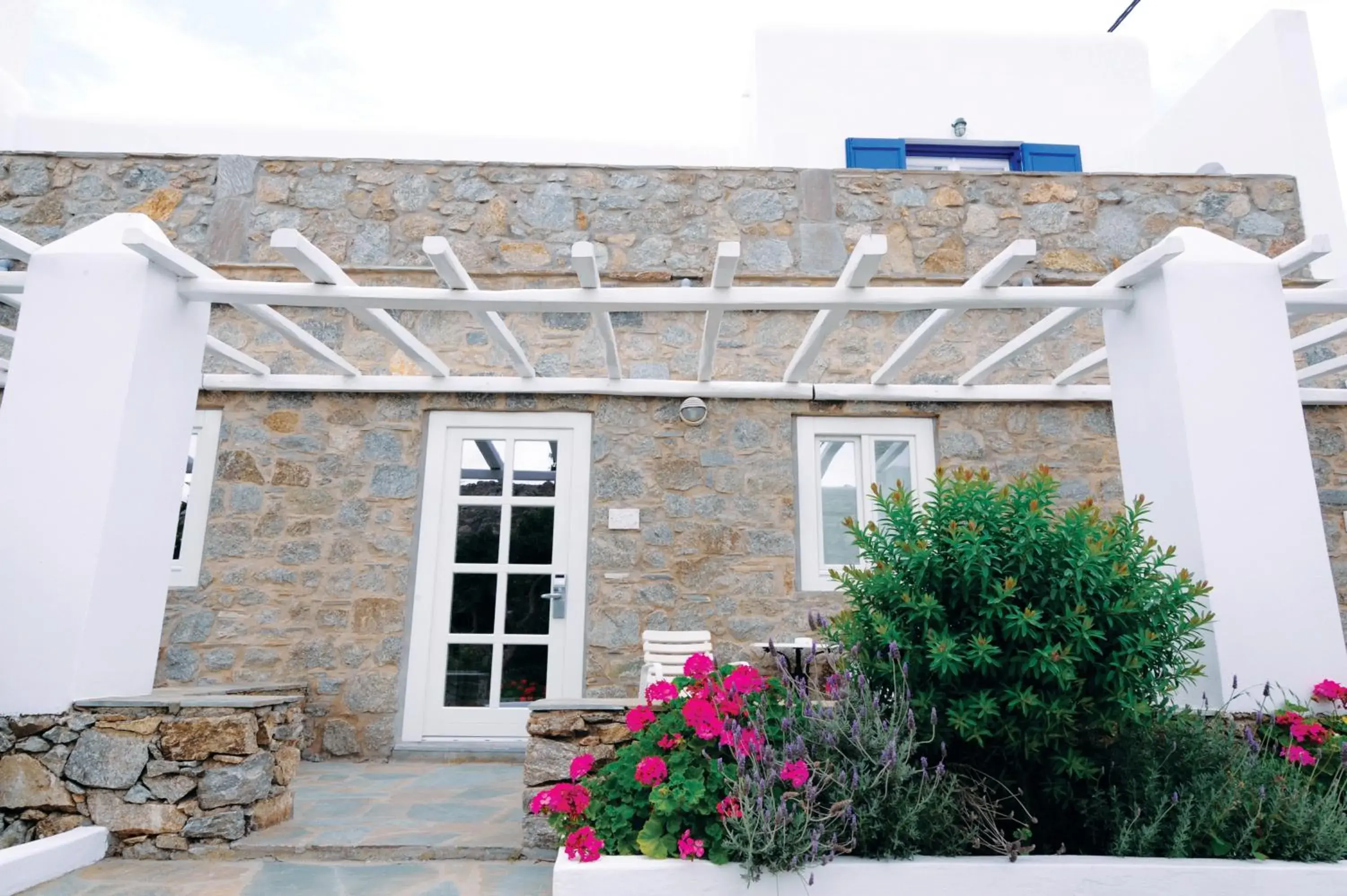 Property building in Kamari Hotel Property building in Kamari Hotel