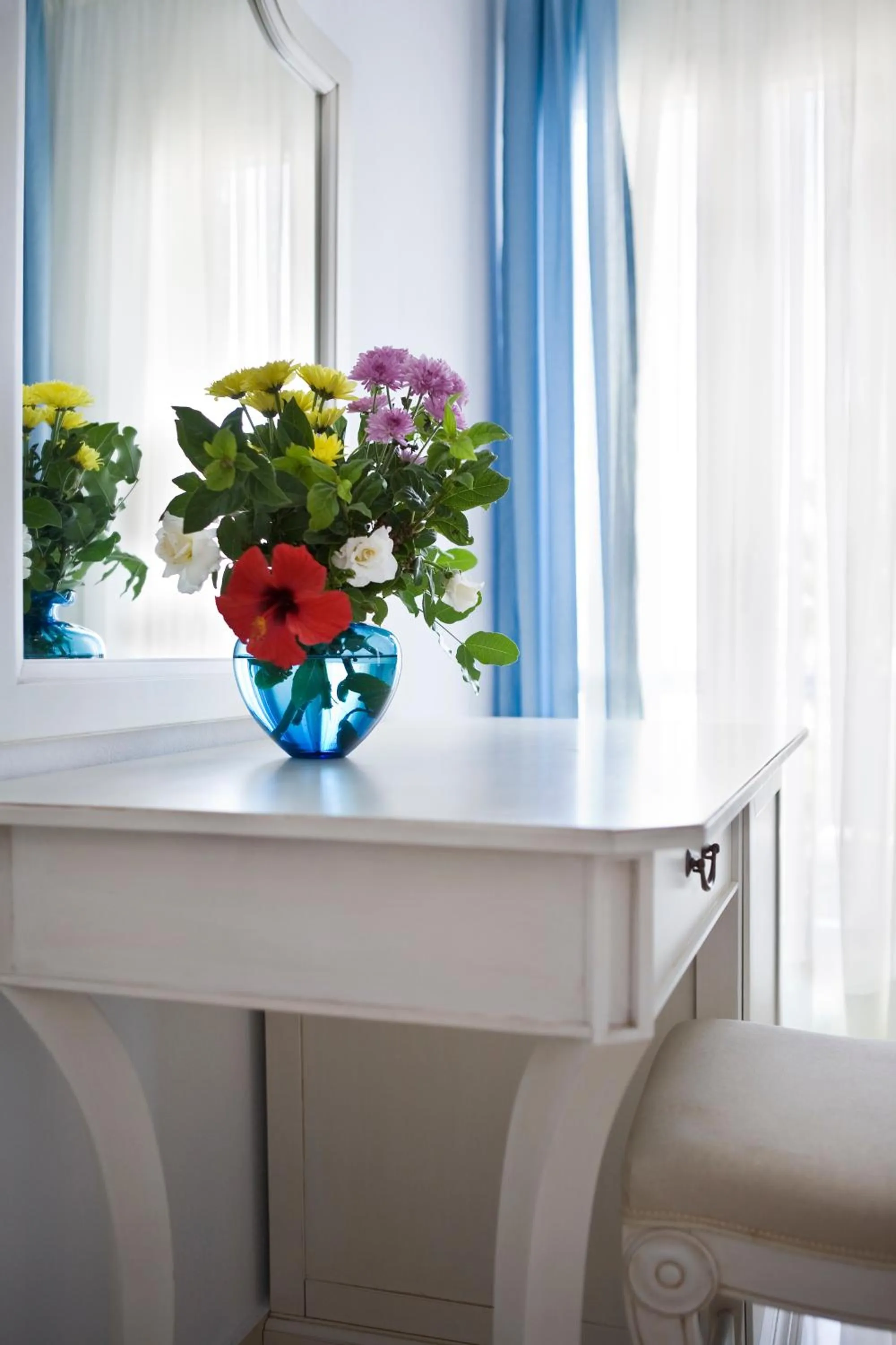 Seating area in Kamari Hotel