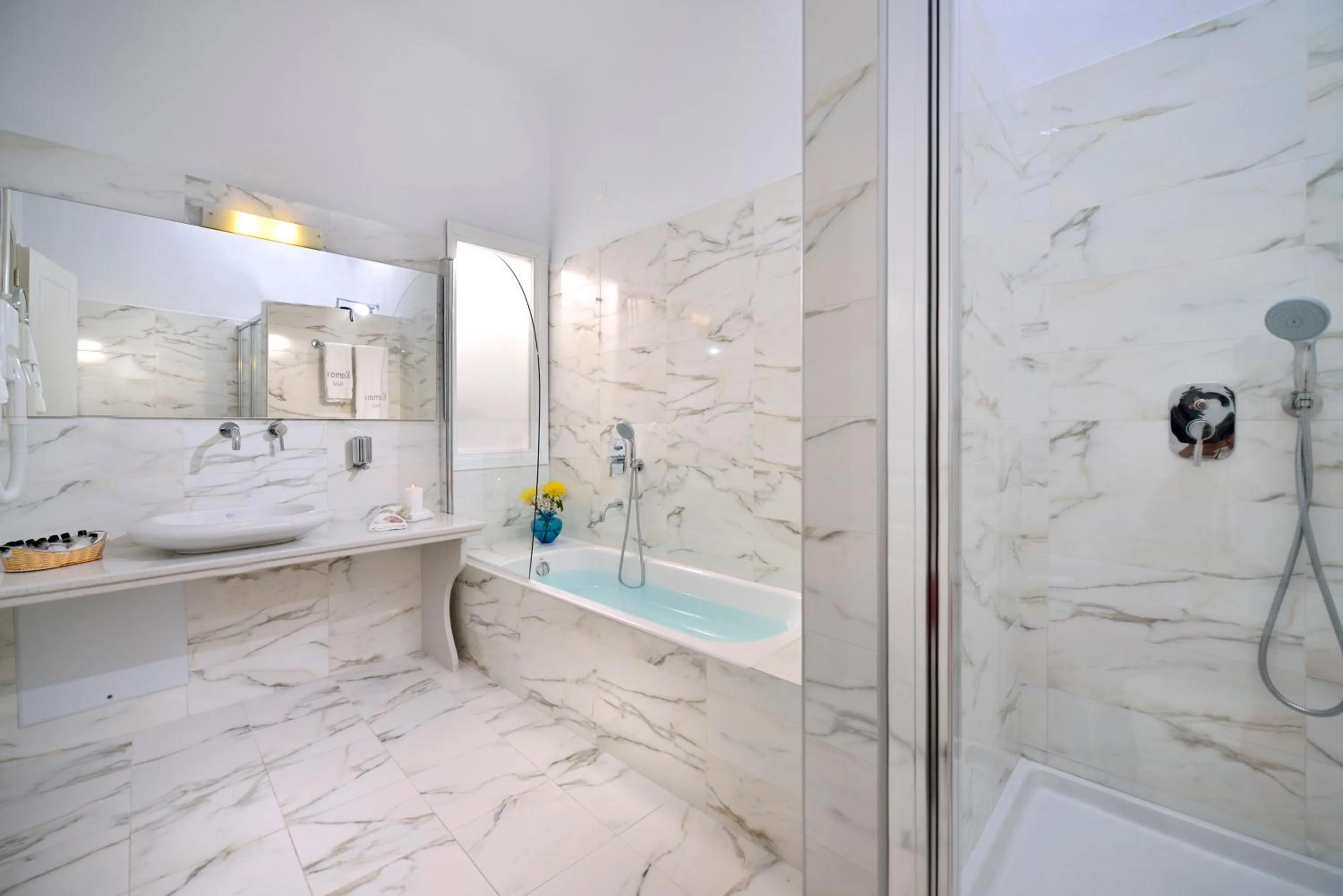 Bathroom in Kamari Hotel