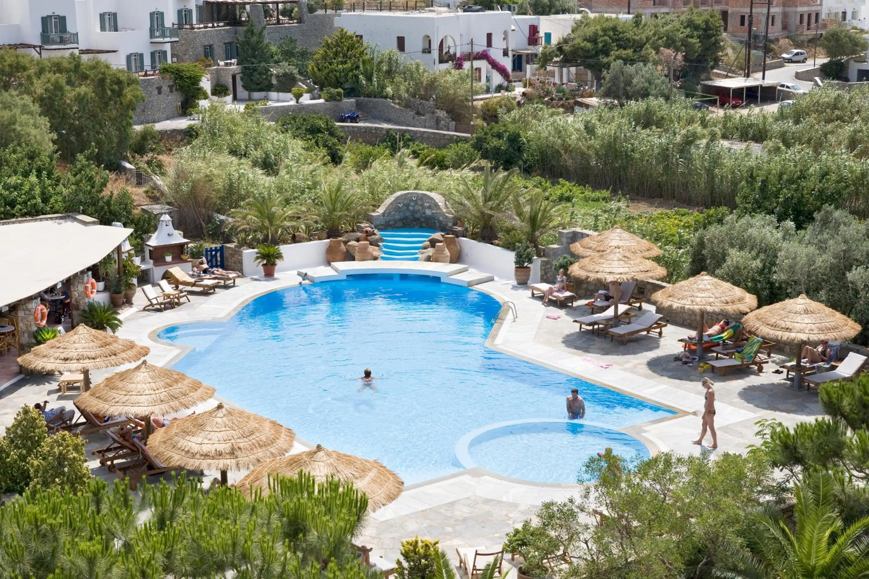 Garden in Kamari Hotel